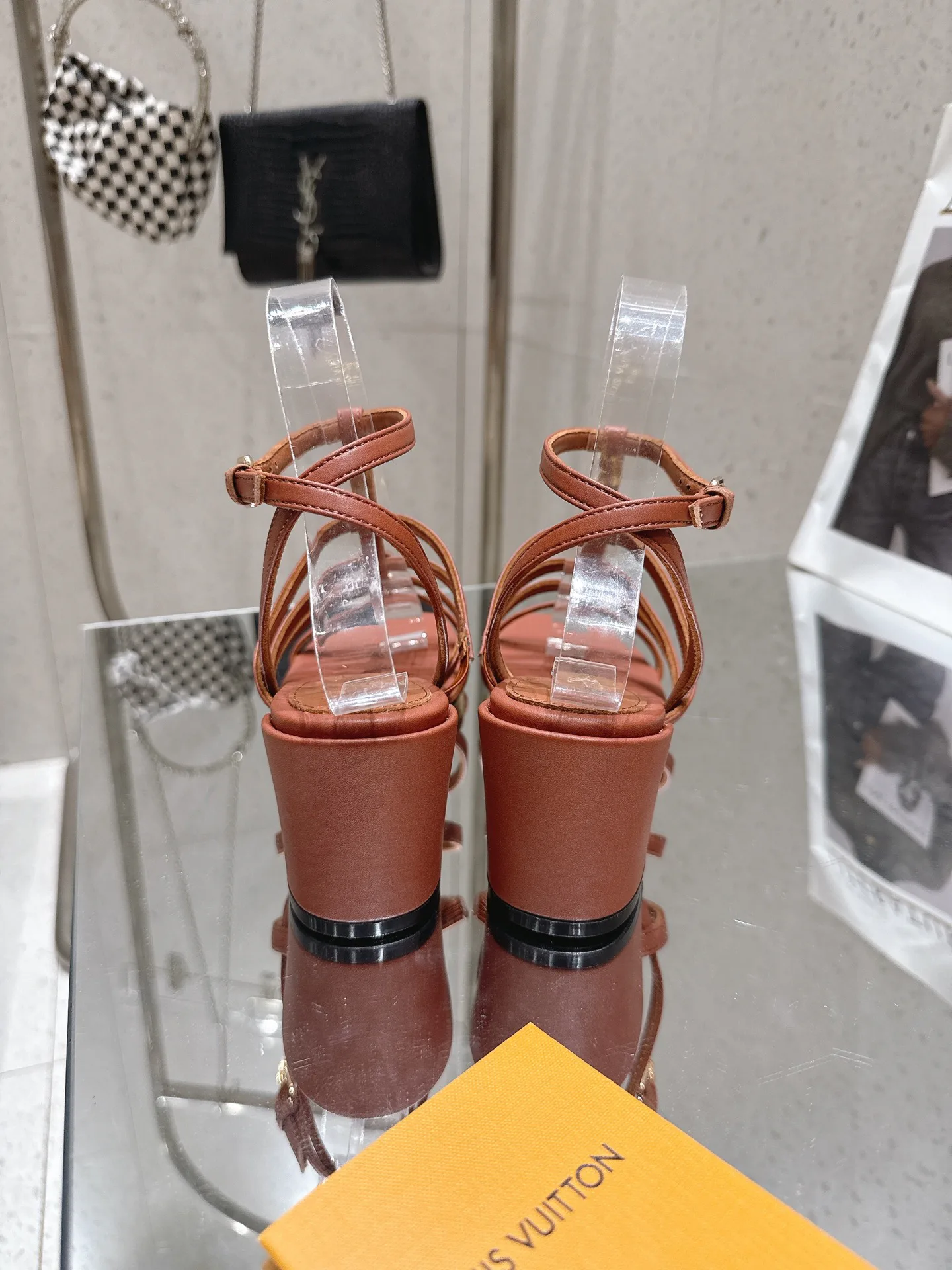 Босоножки Женские Louis Vuitton 17524784
