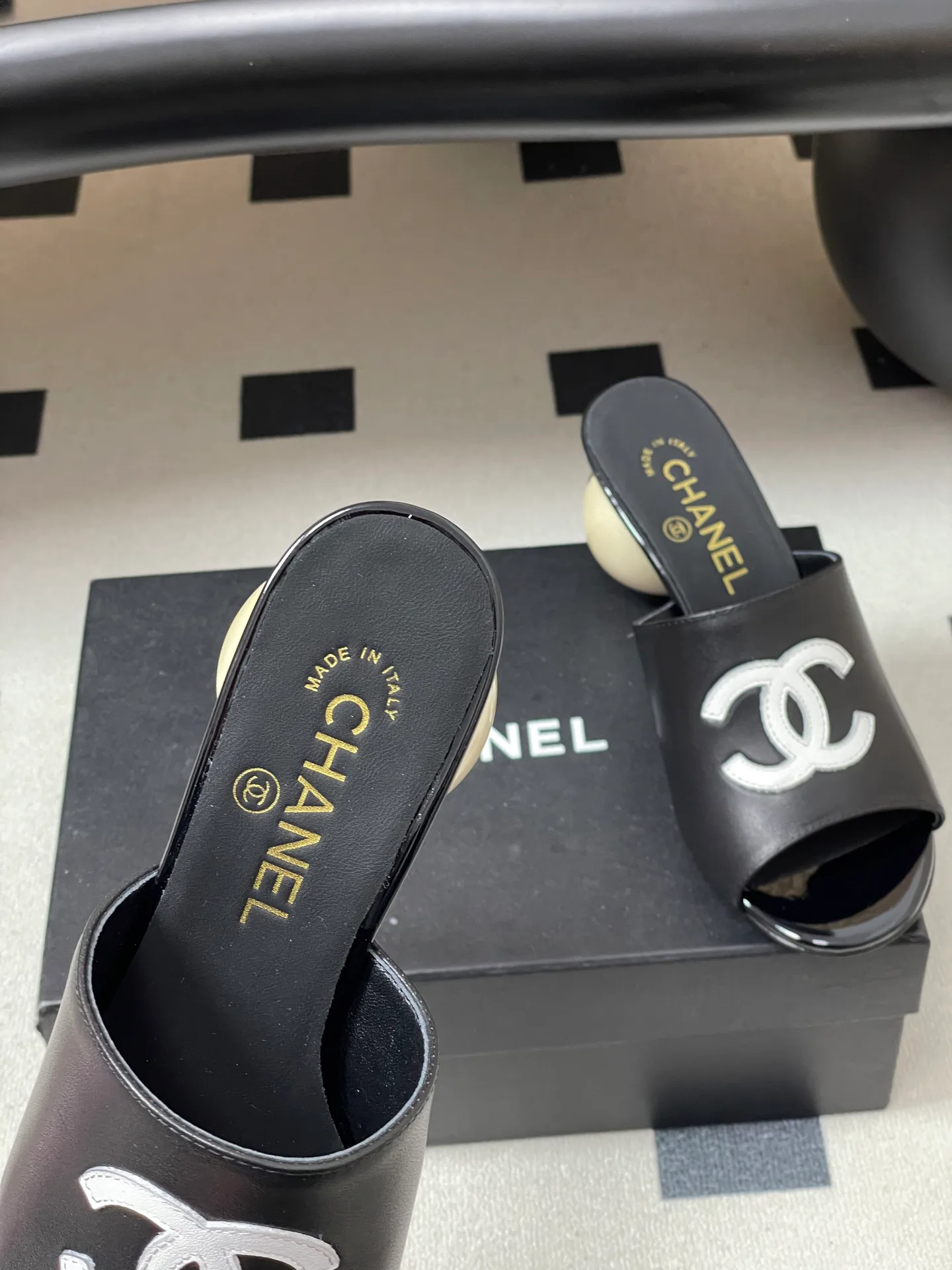 Босоножки Женские Chanel 10993911