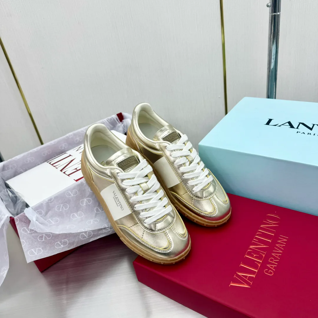 Кроссовки Женские Valentino 17955030