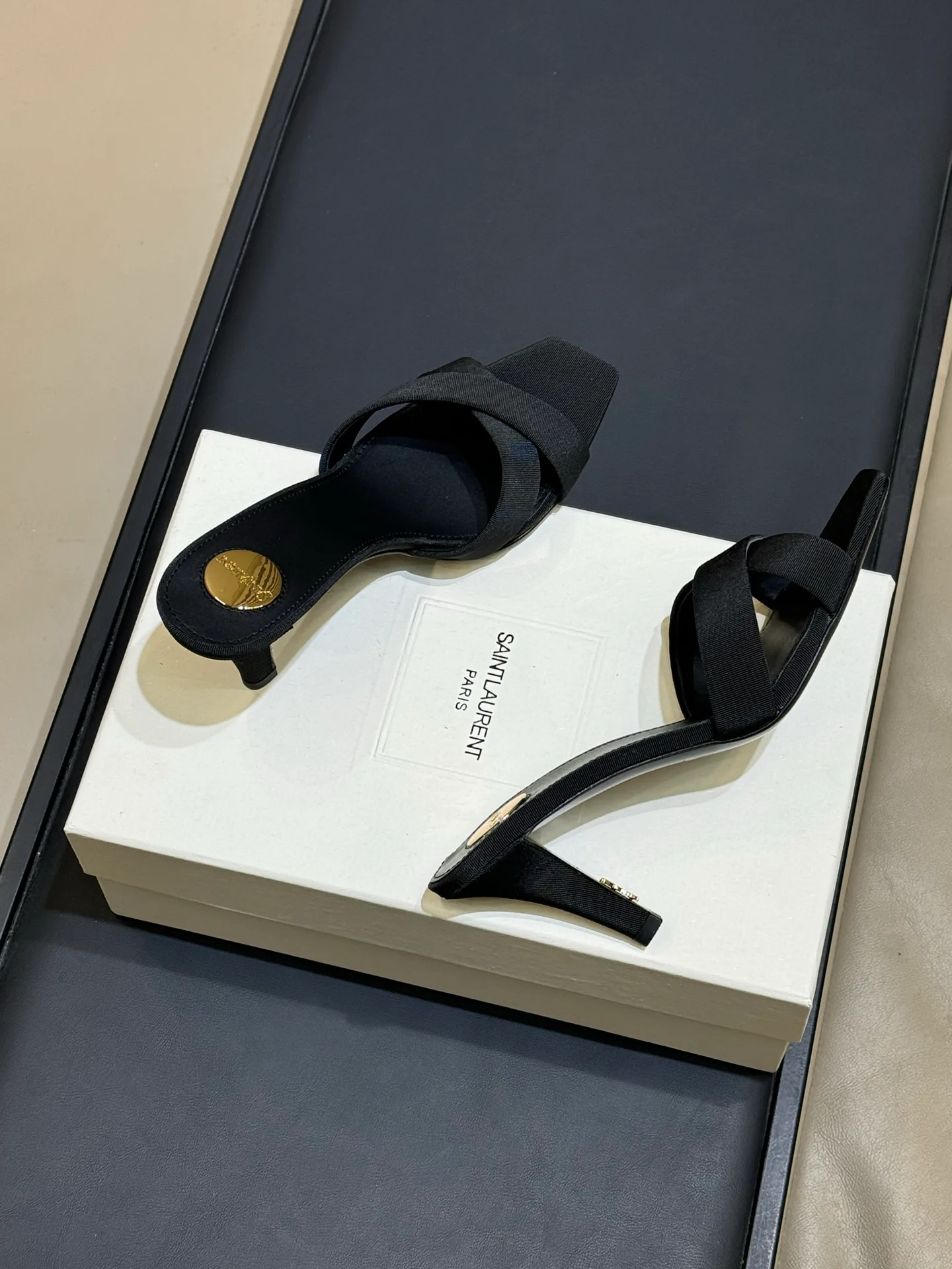 Босоножки Женские Saint Laurent 3891373