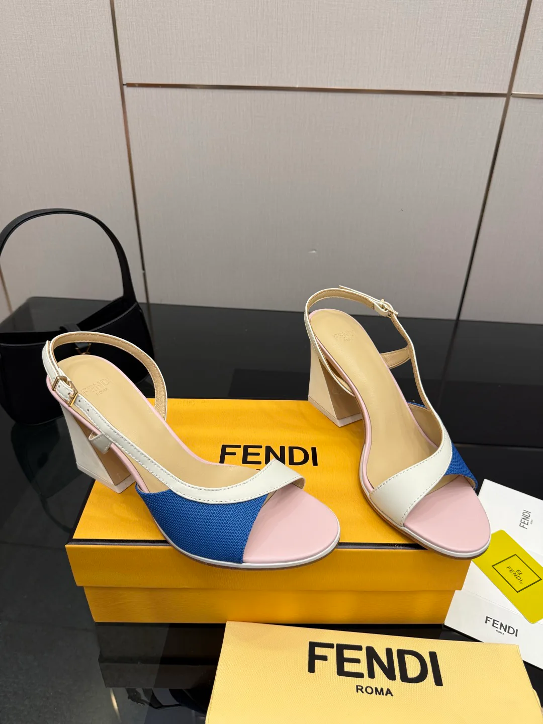 Туфли Женские Fendi 11755378