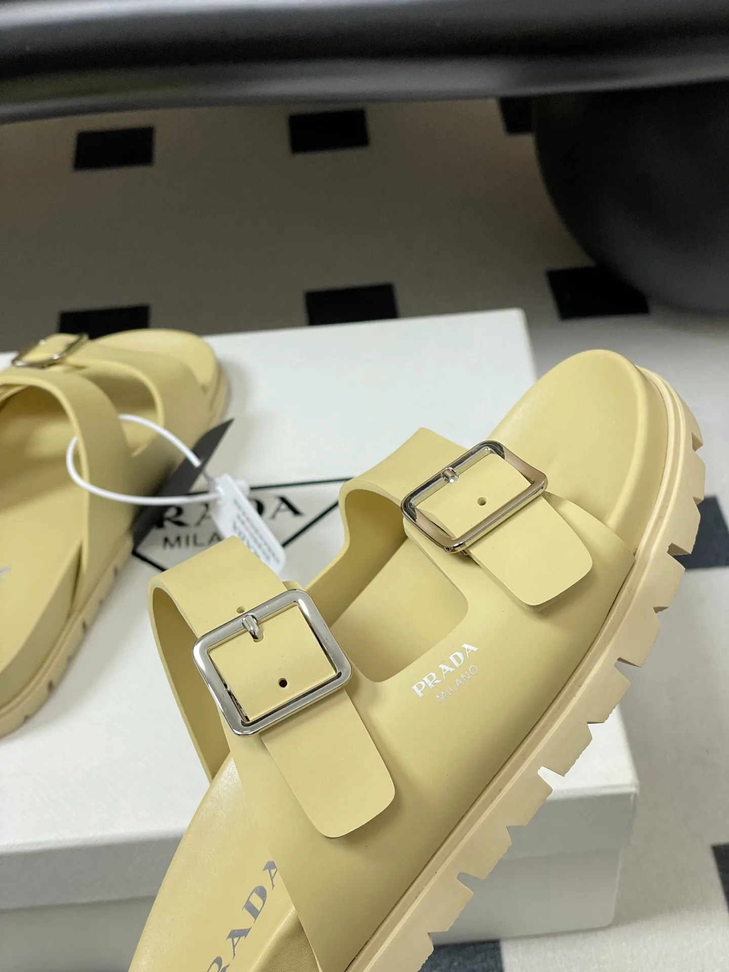 Сандалии Женские Prada 9991130