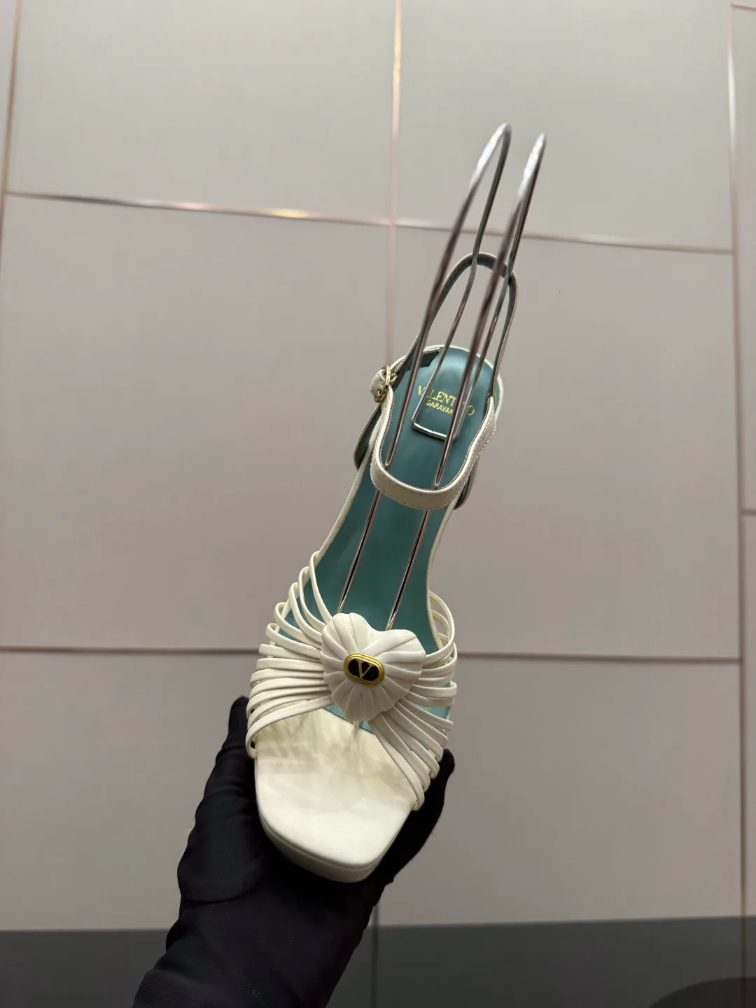 Босоножки Женские Valentino 5052051