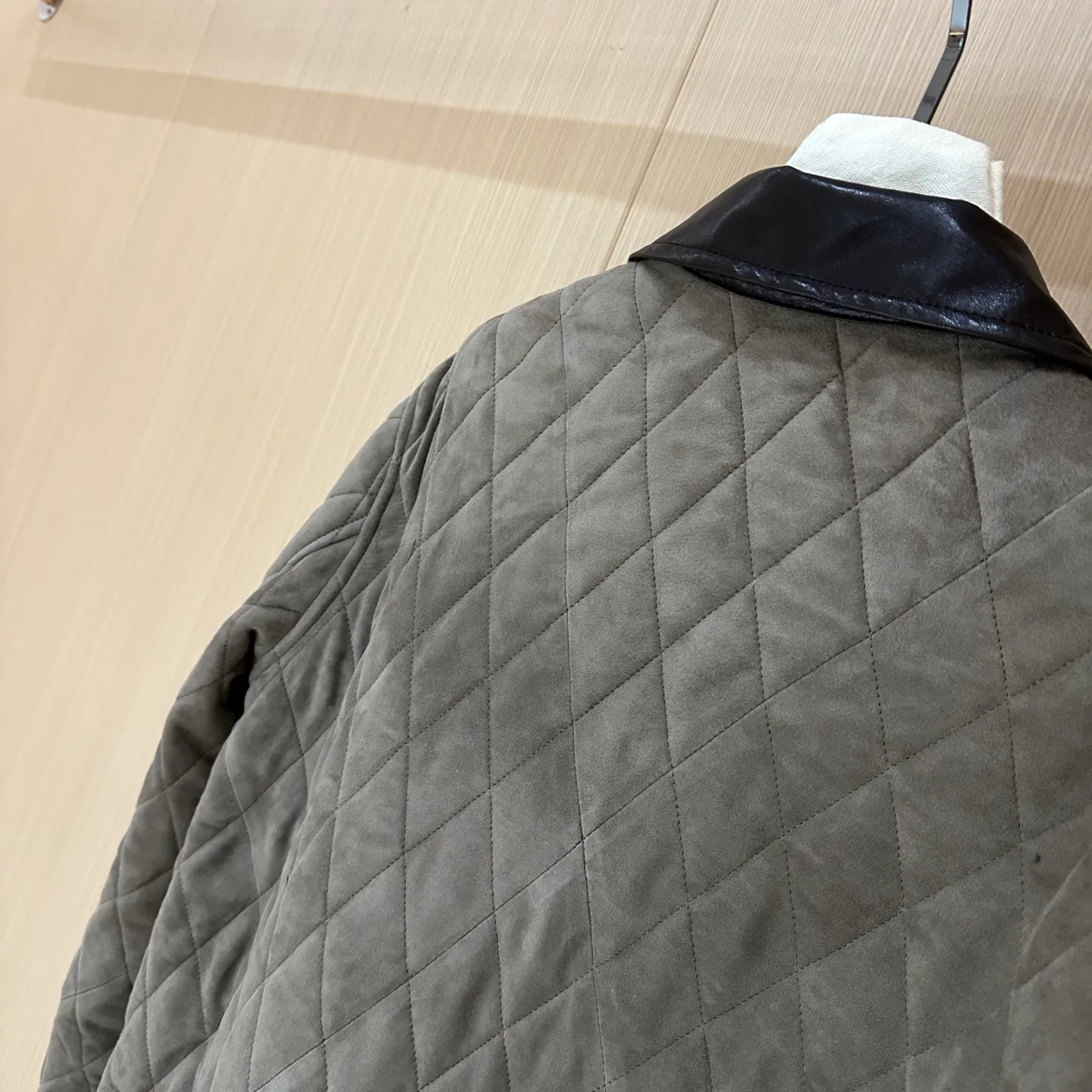 Кожаные Куртки И Дублёнки Женские Loro Piana 409316