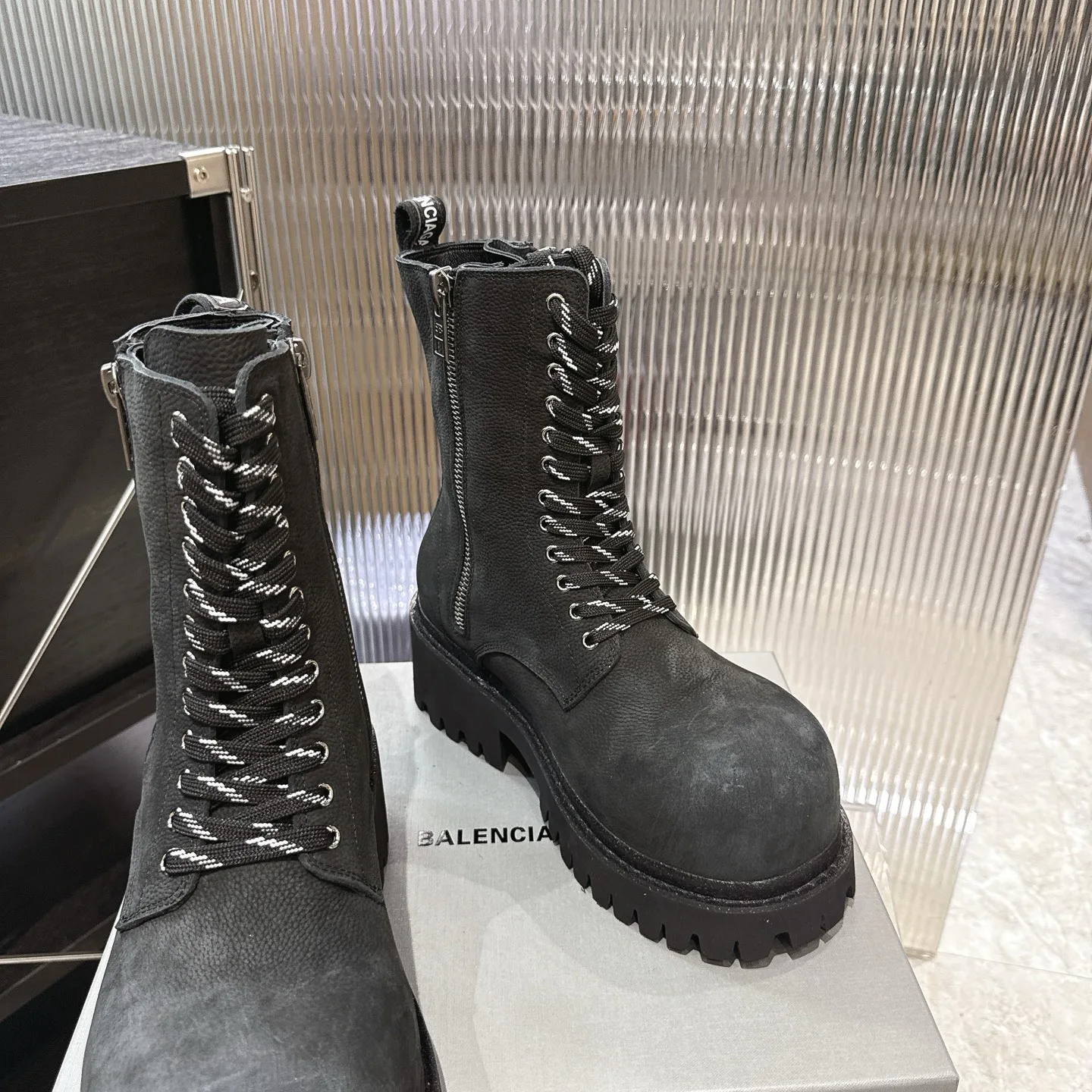 Ботинки Мужские Balenciaga 18598032