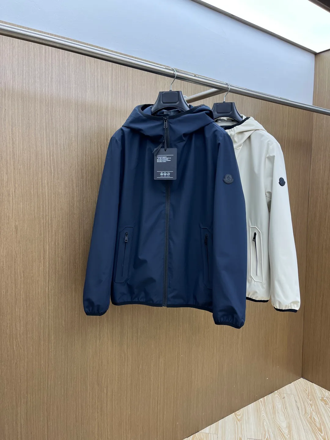 Куртки И Пуховики Мужские Moncler 18244038