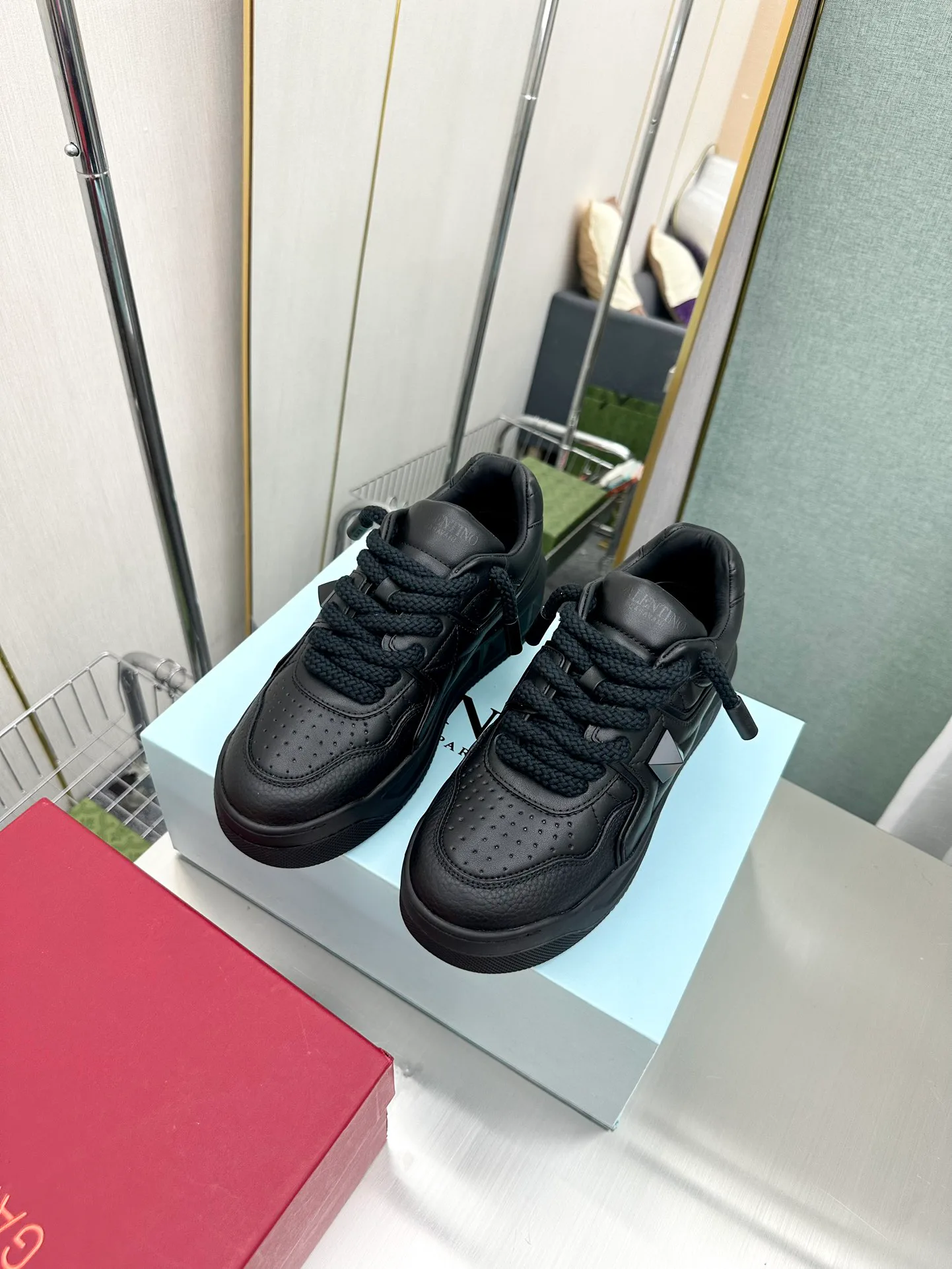 Кроссовки Женские Valentino 17904333