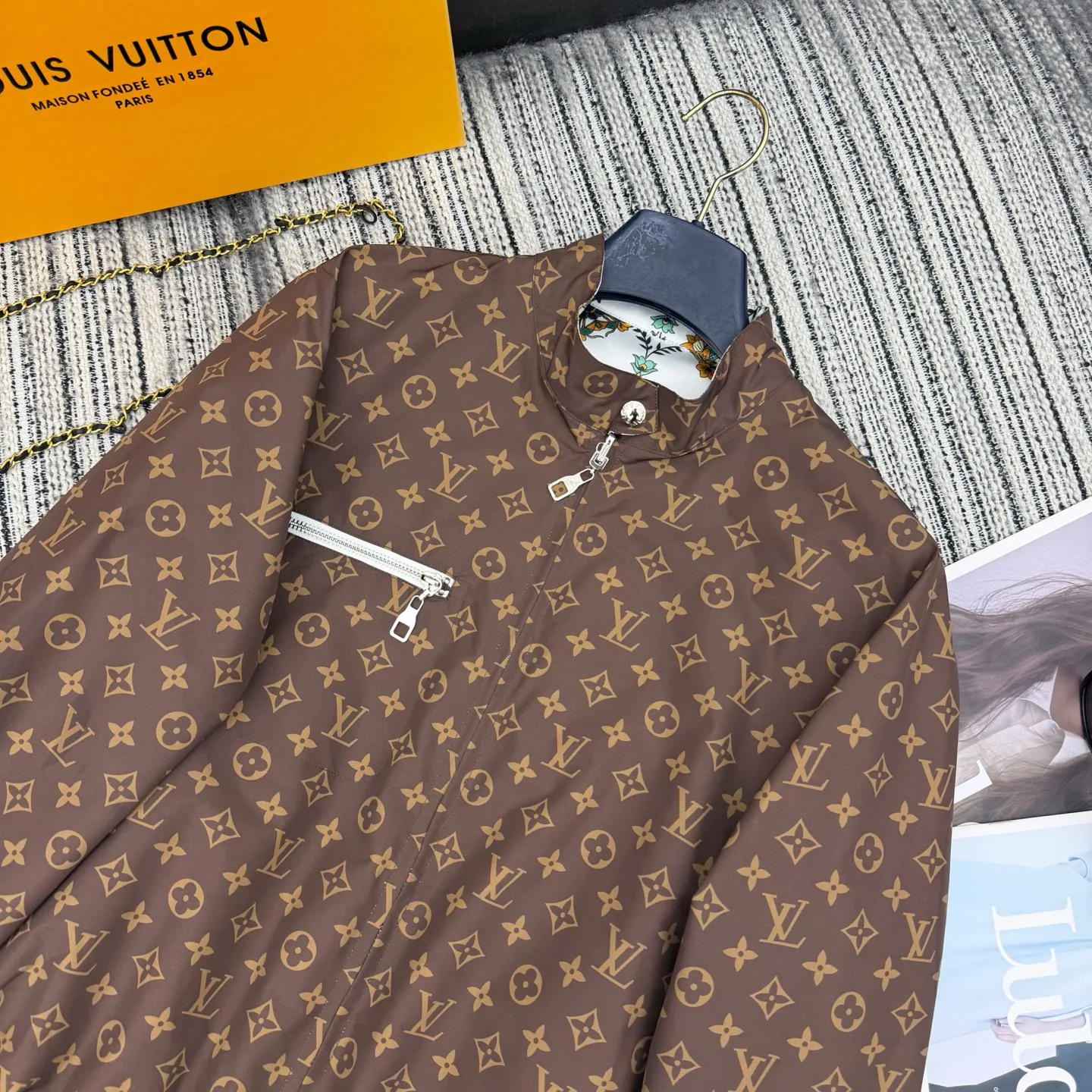 Куртки И Пуховики Женские Louis Vuitton 11227173