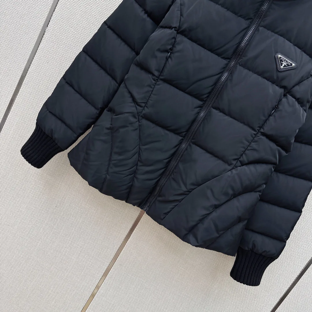 Куртки И Пуховики Женские Prada 18711539