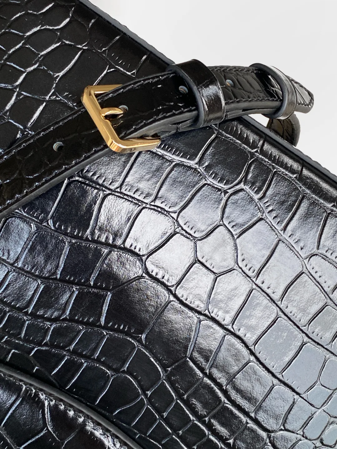 Классические Сумки Женские Louis Vuitton 18019351
