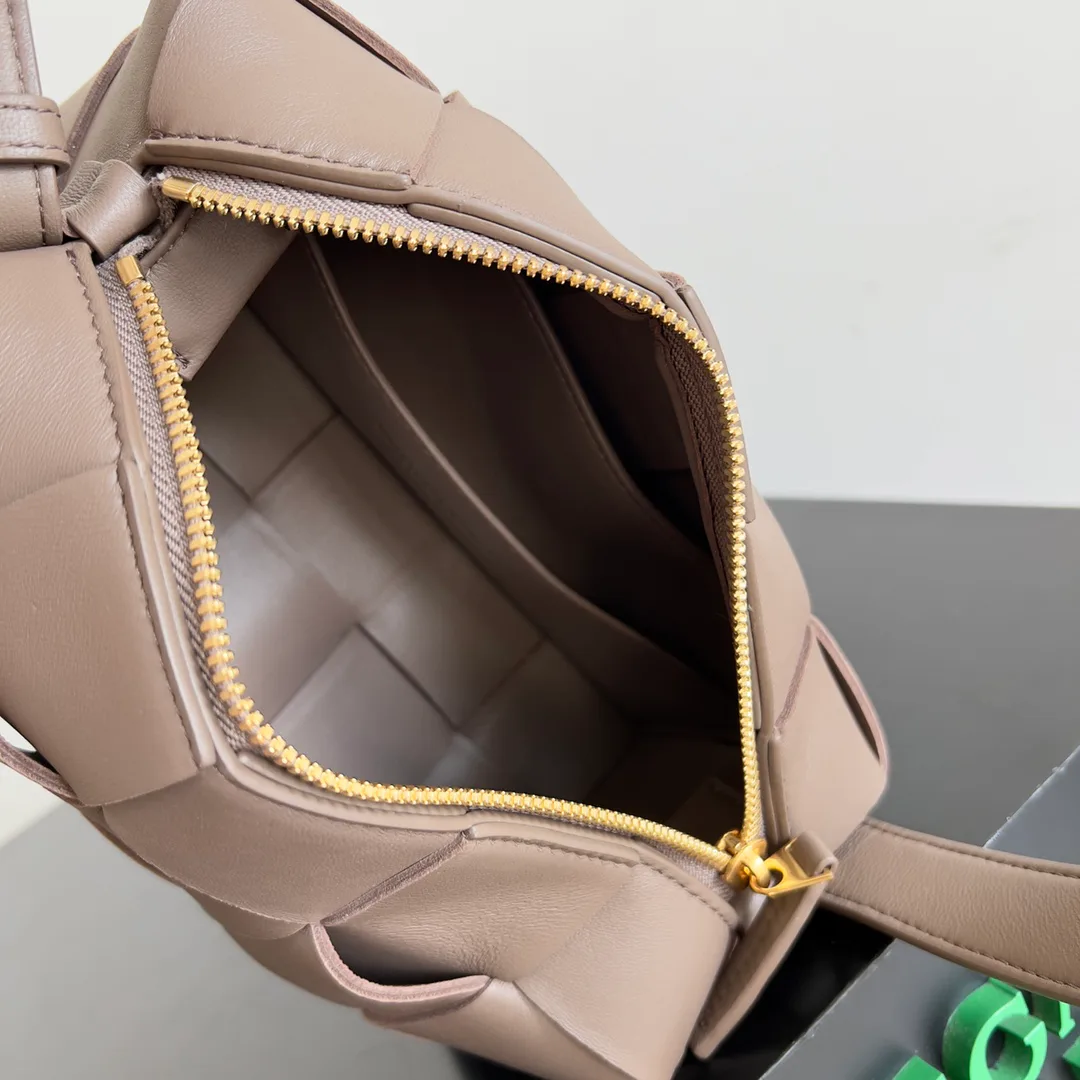 Классические Сумки Женские Bottega Veneta 18161097