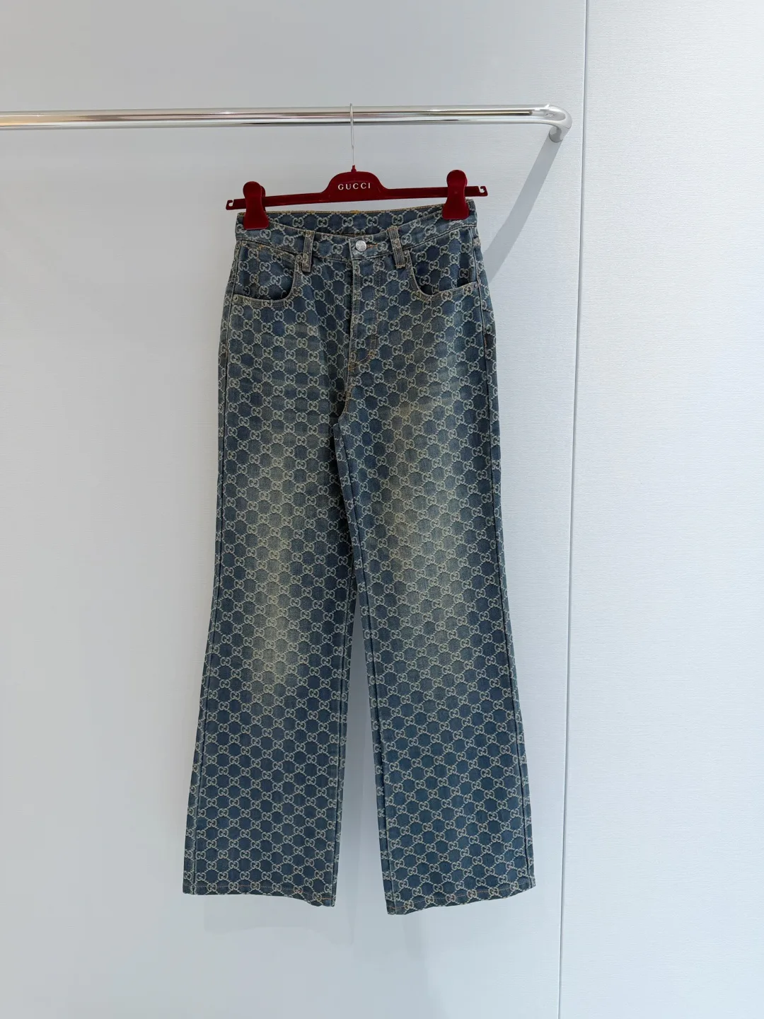 Джинсы Женские Gucci 18050177