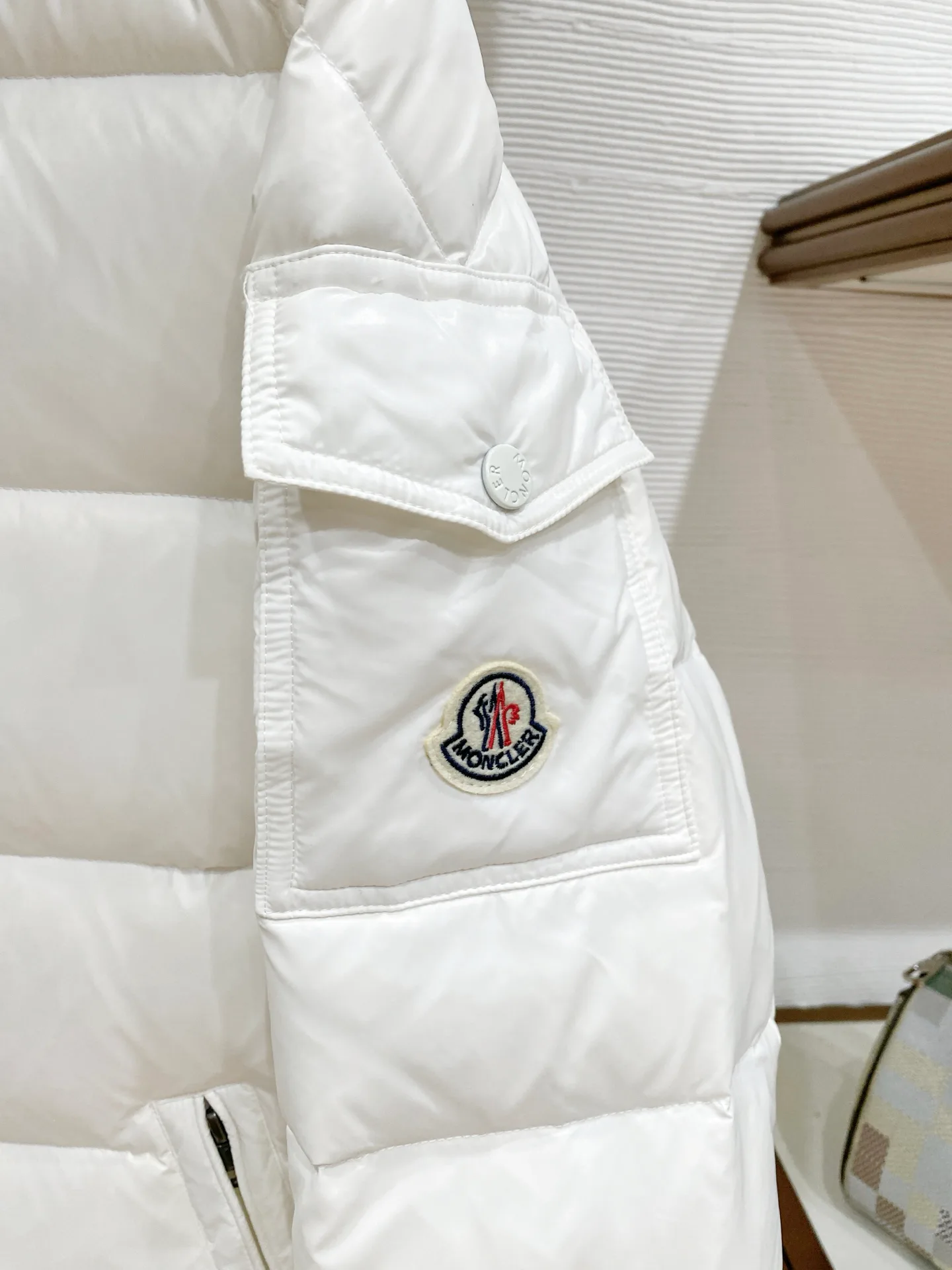 Куртки И Пуховики Женские Moncler 18741443