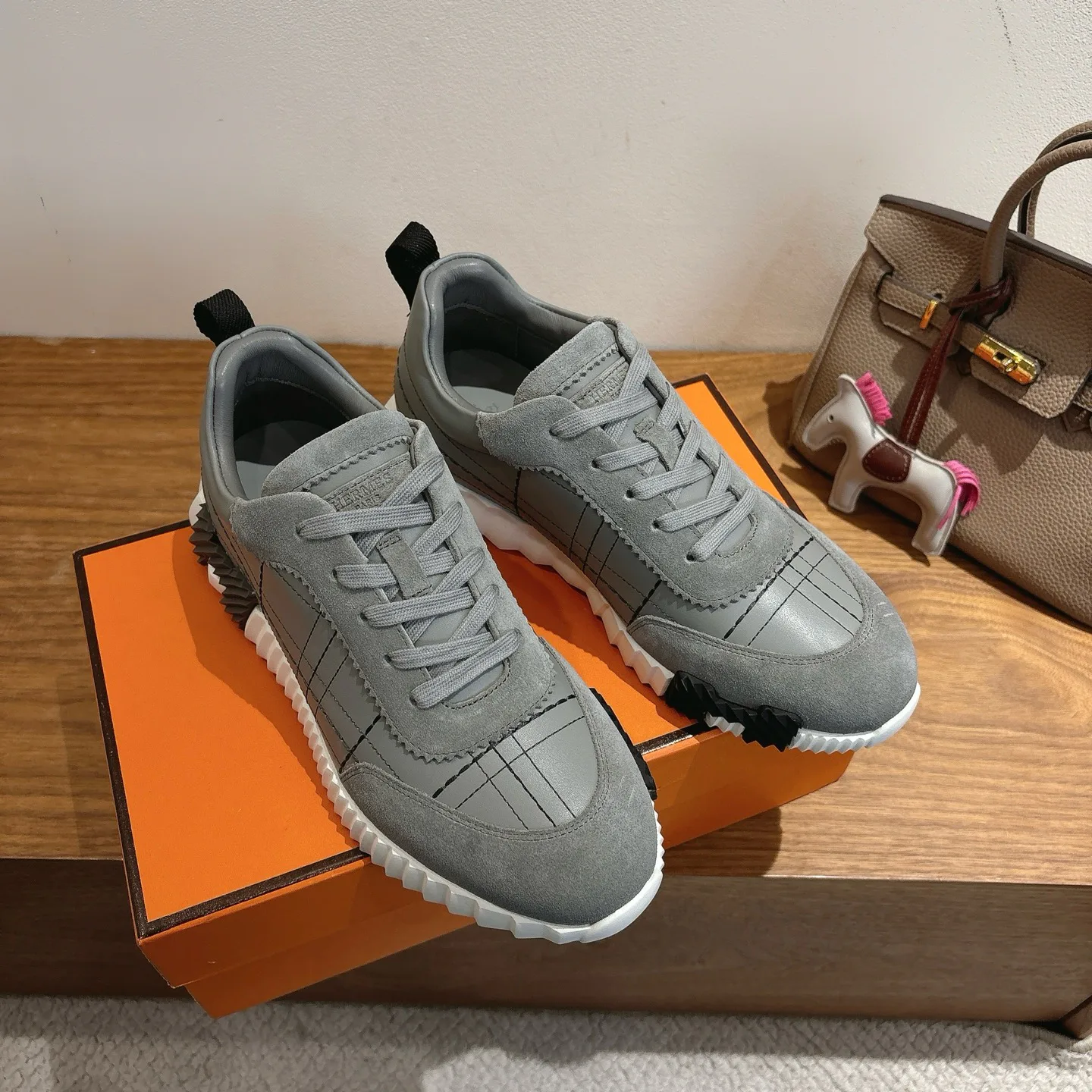 Кроссовки Женские Hermes 18729882