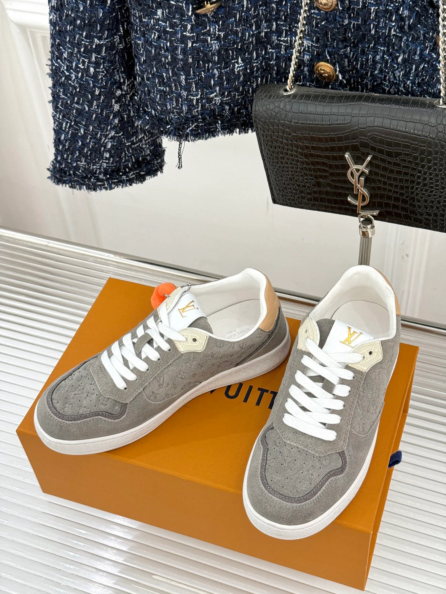 Кроссовки Женские Louis Vuitton 18036324