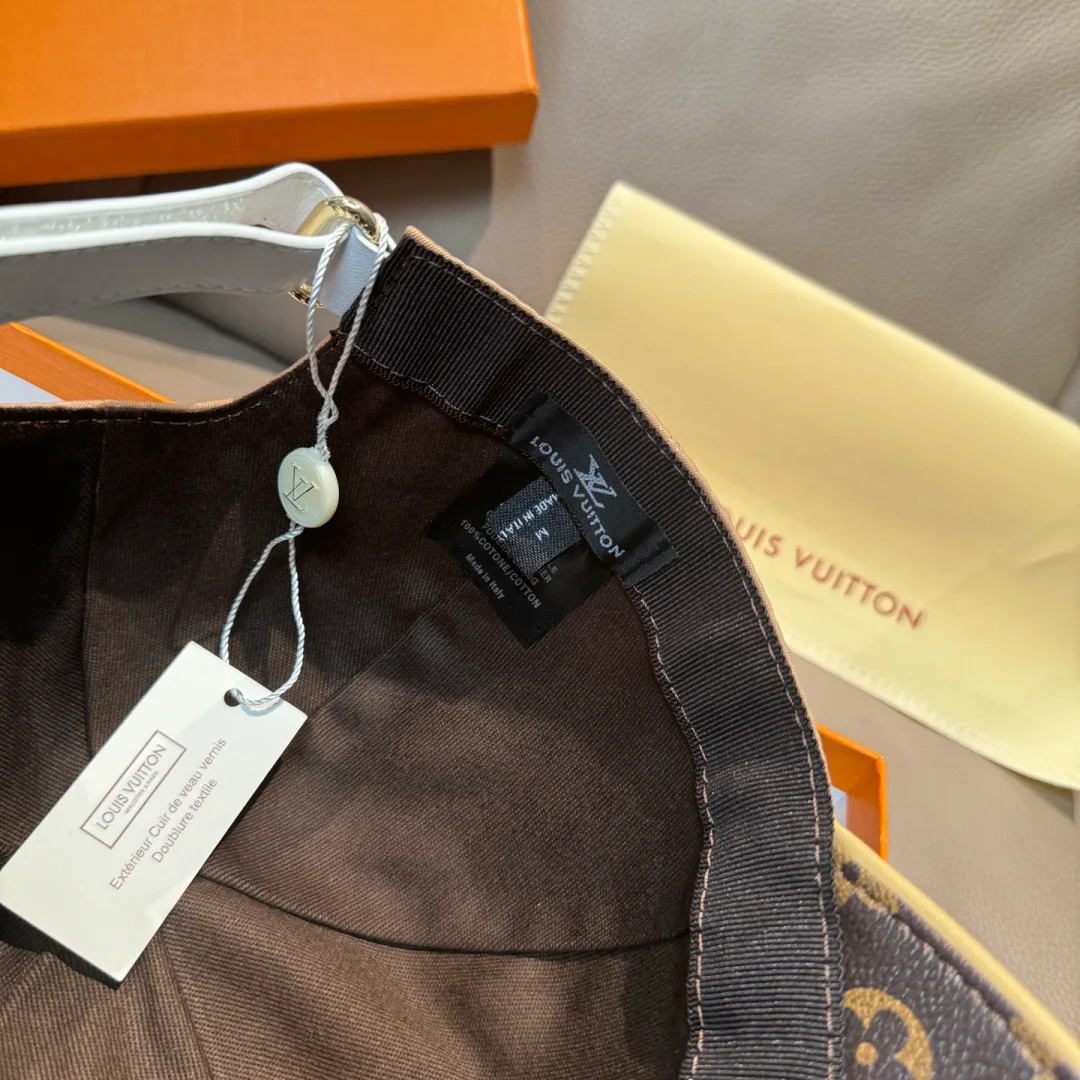 Головные Уборы Louis Vuitton 18347060