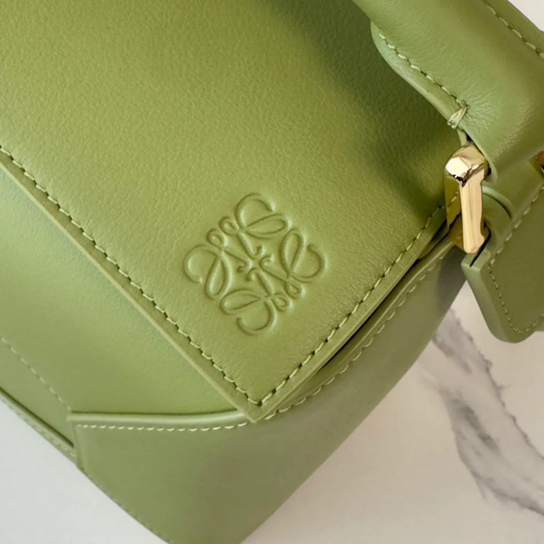 Классические Сумки Женские Loewe 11674673