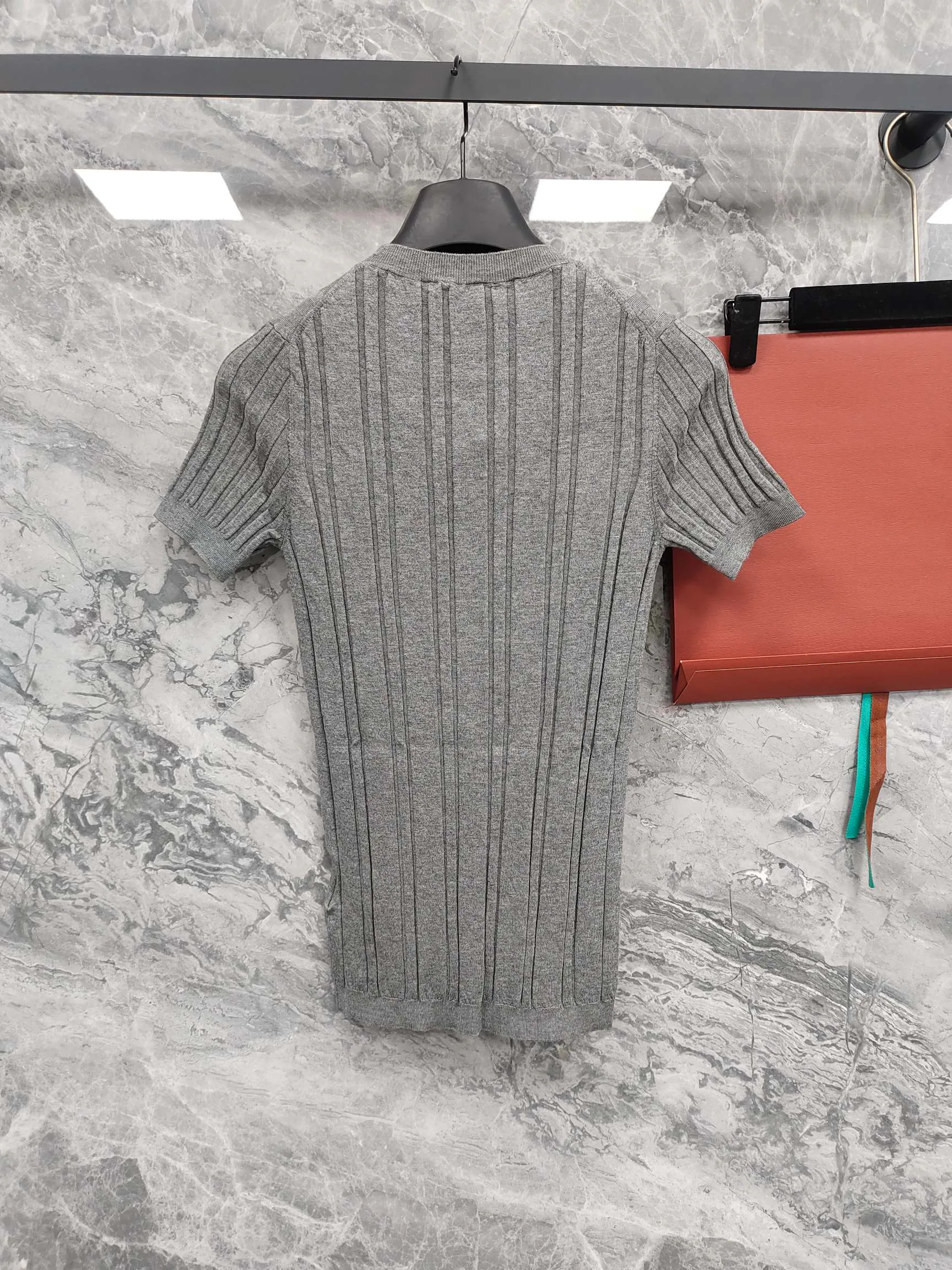 Футболки Женские Prada 17925259