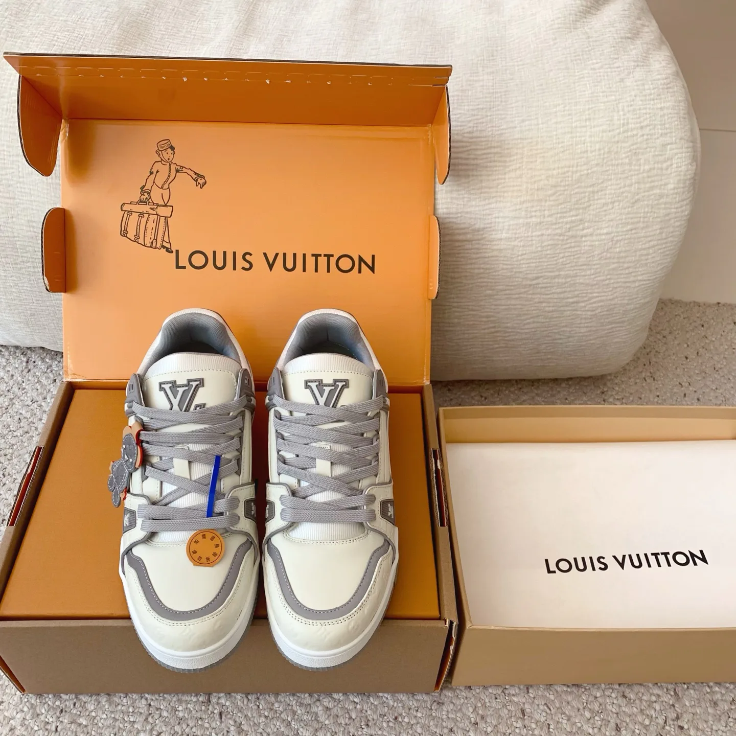 Кроссовки Женские Louis Vuitton 18258368