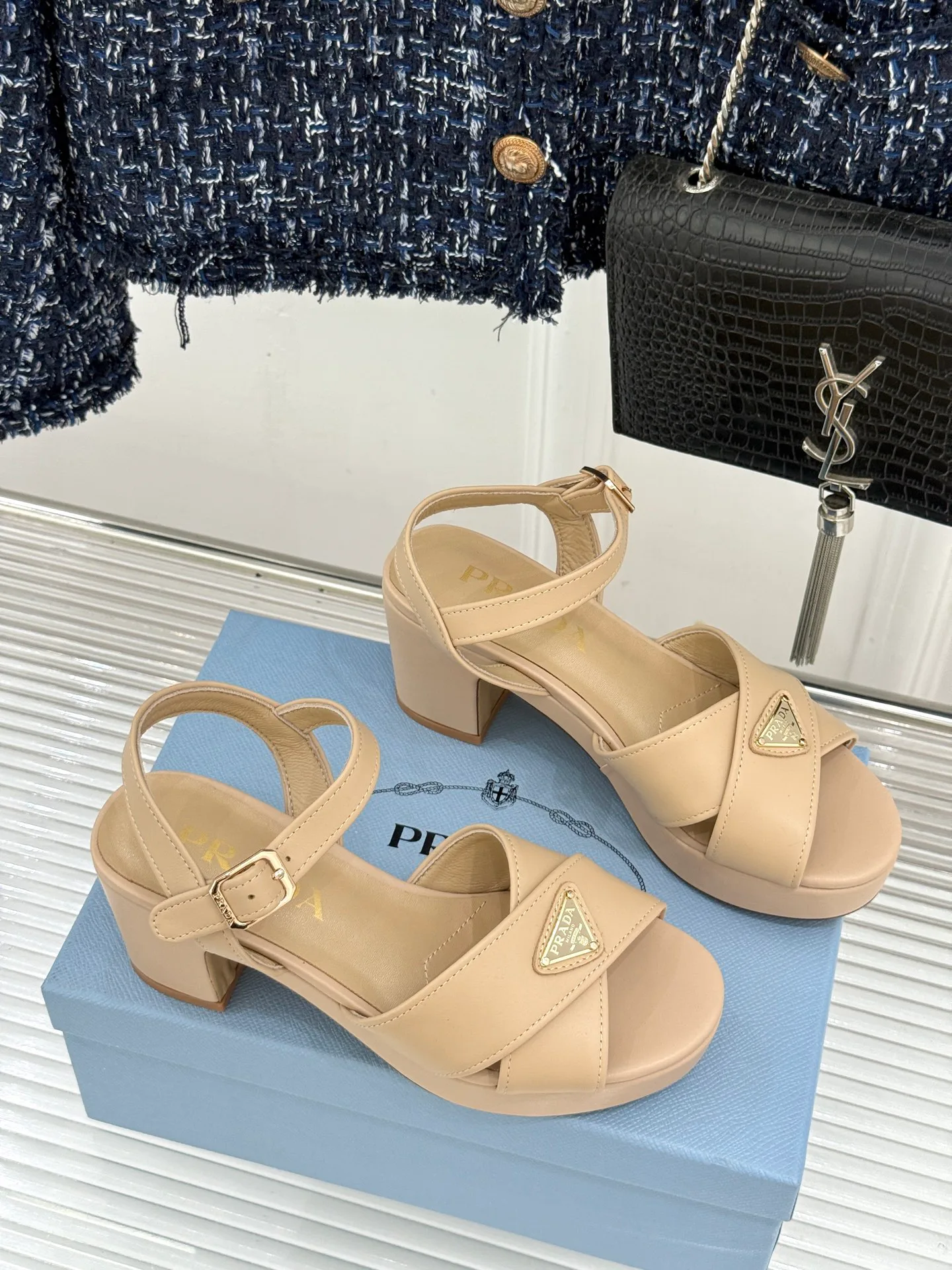 Босоножки Женские Prada 17896706