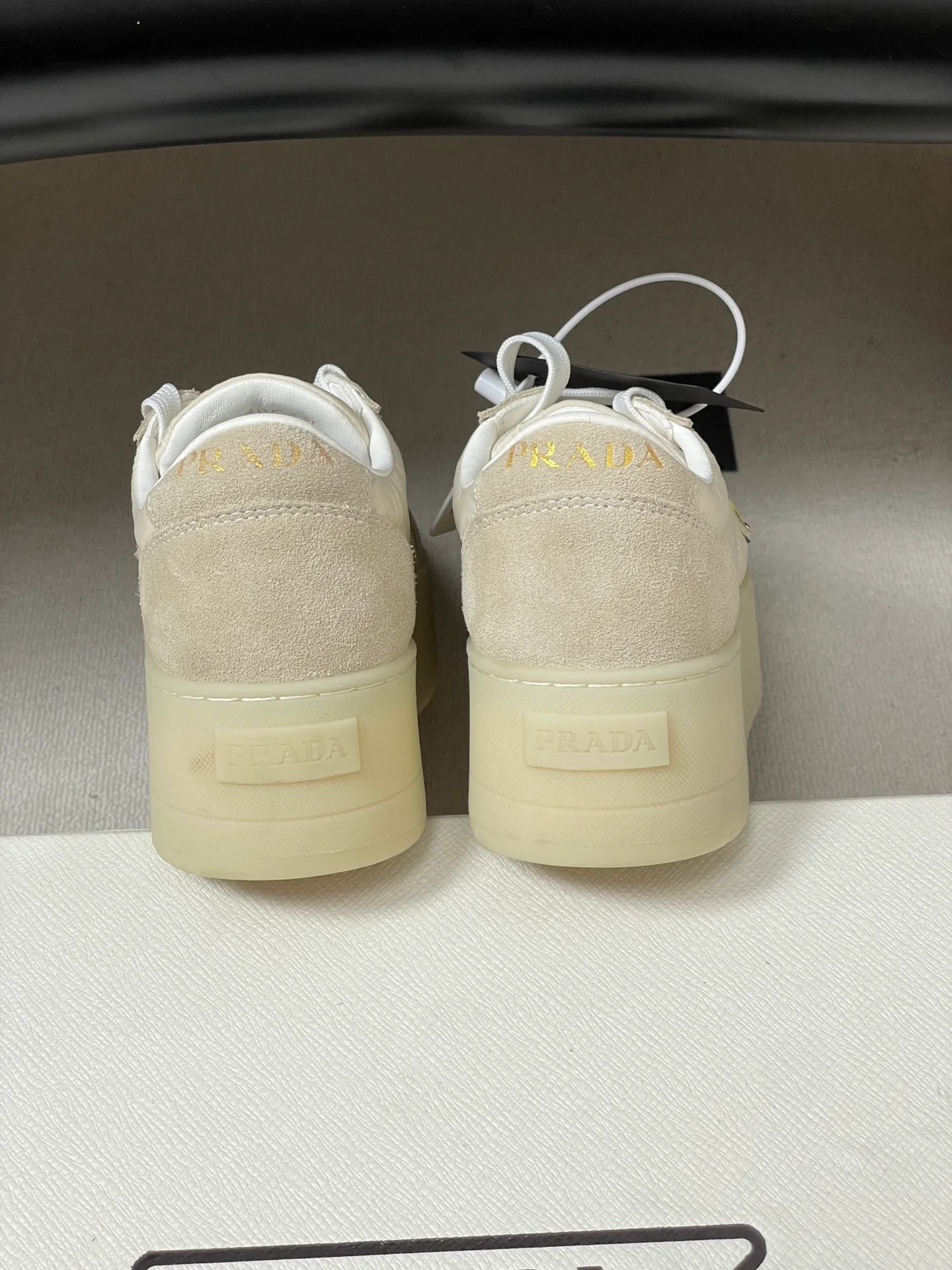 Кроссовки Женские Prada 12810938