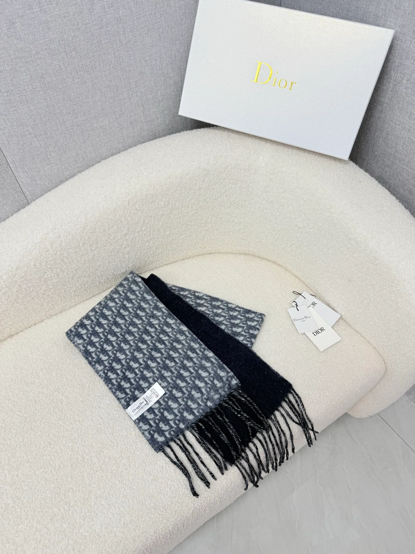 Шарфы Christian Dior 18574660