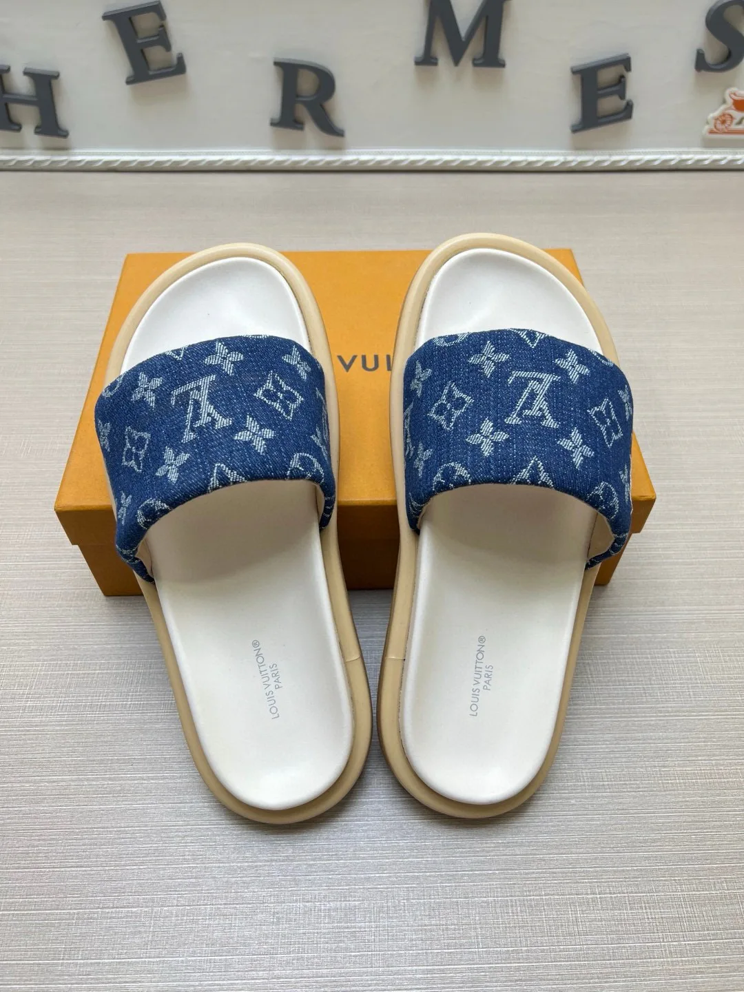 Шлепанцы Женские Louis Vuitton 9801506