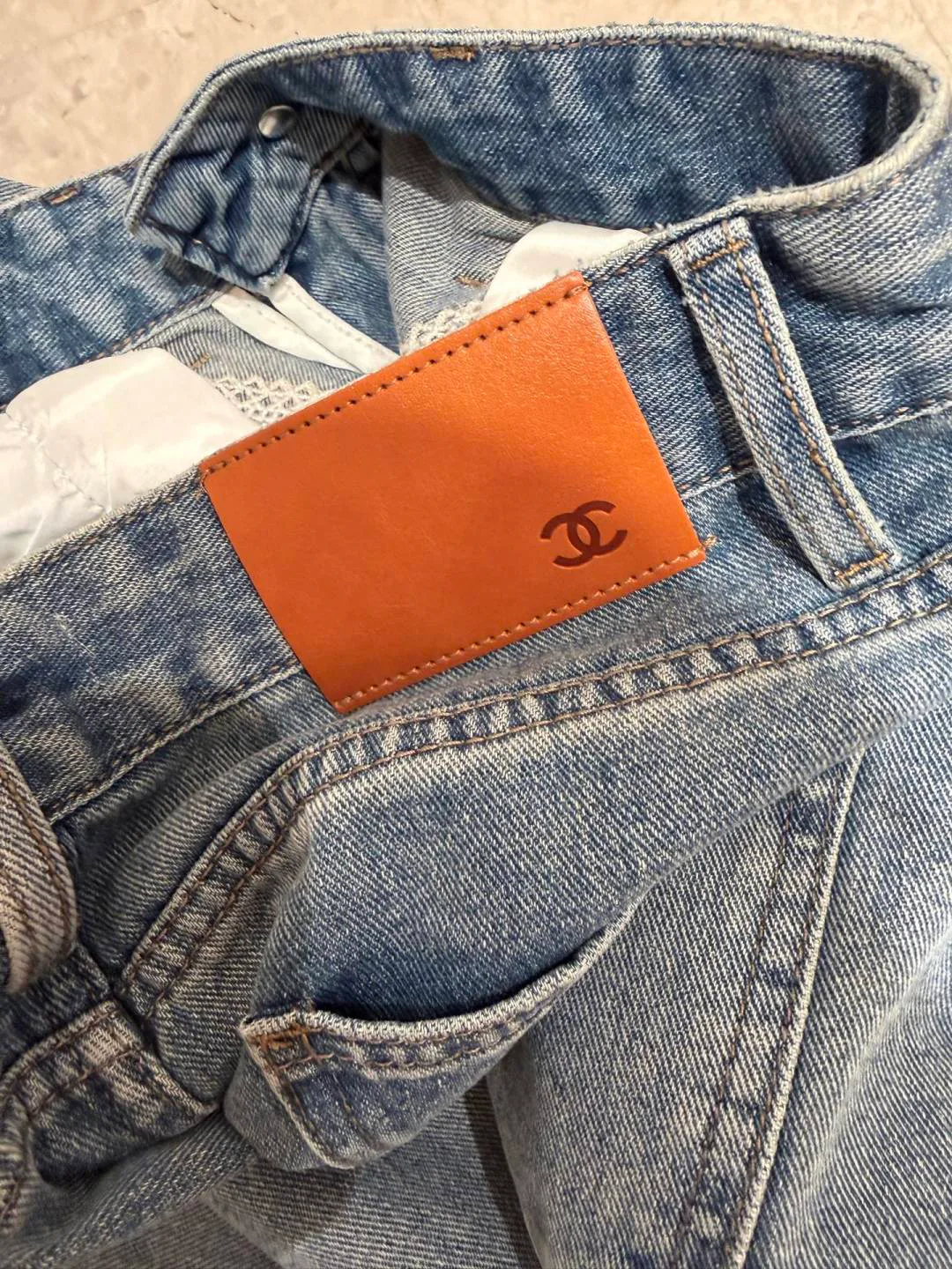 Джинсы Женские Chanel 18743000