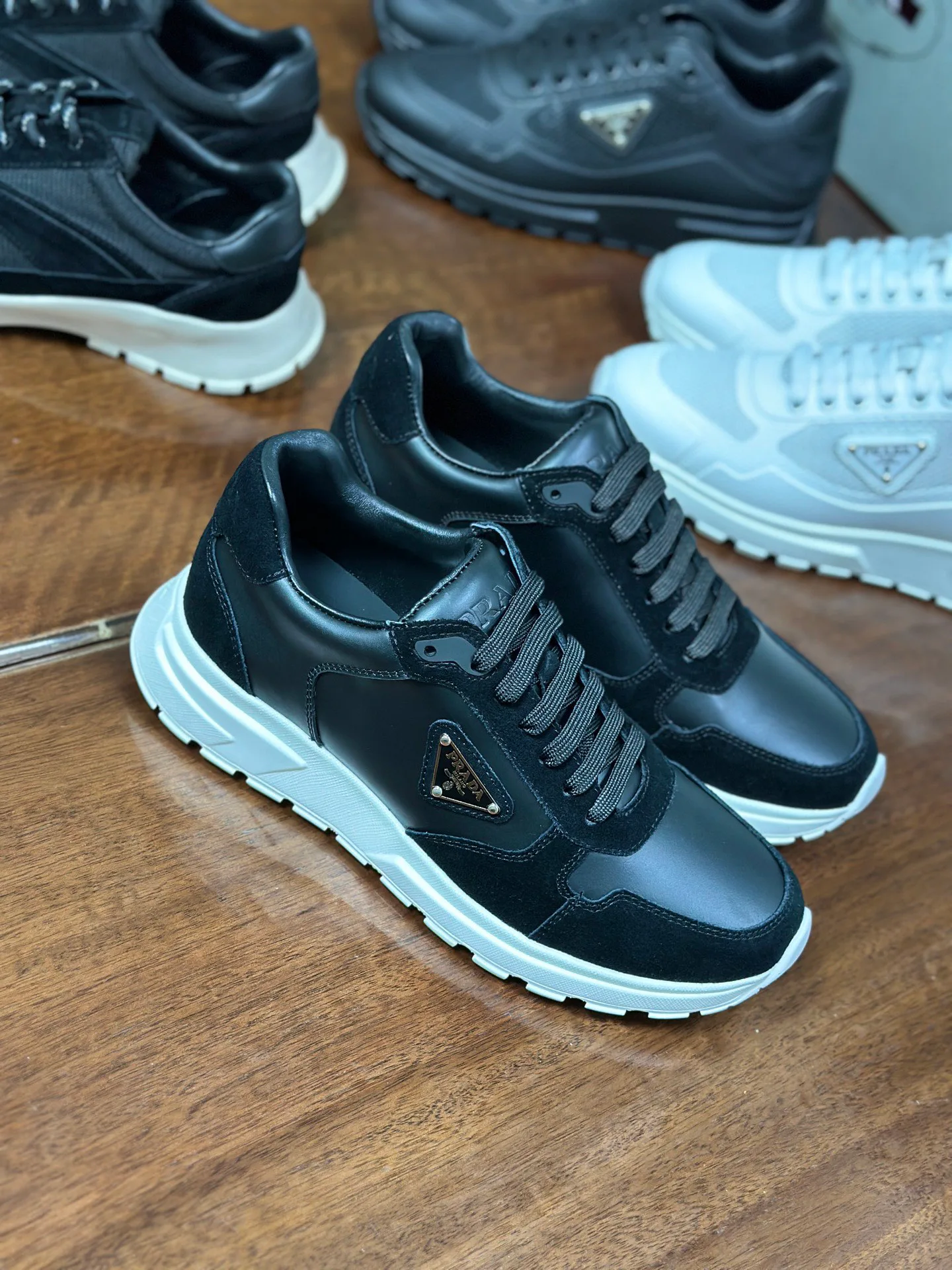Кроссовки Женские Prada 18708340