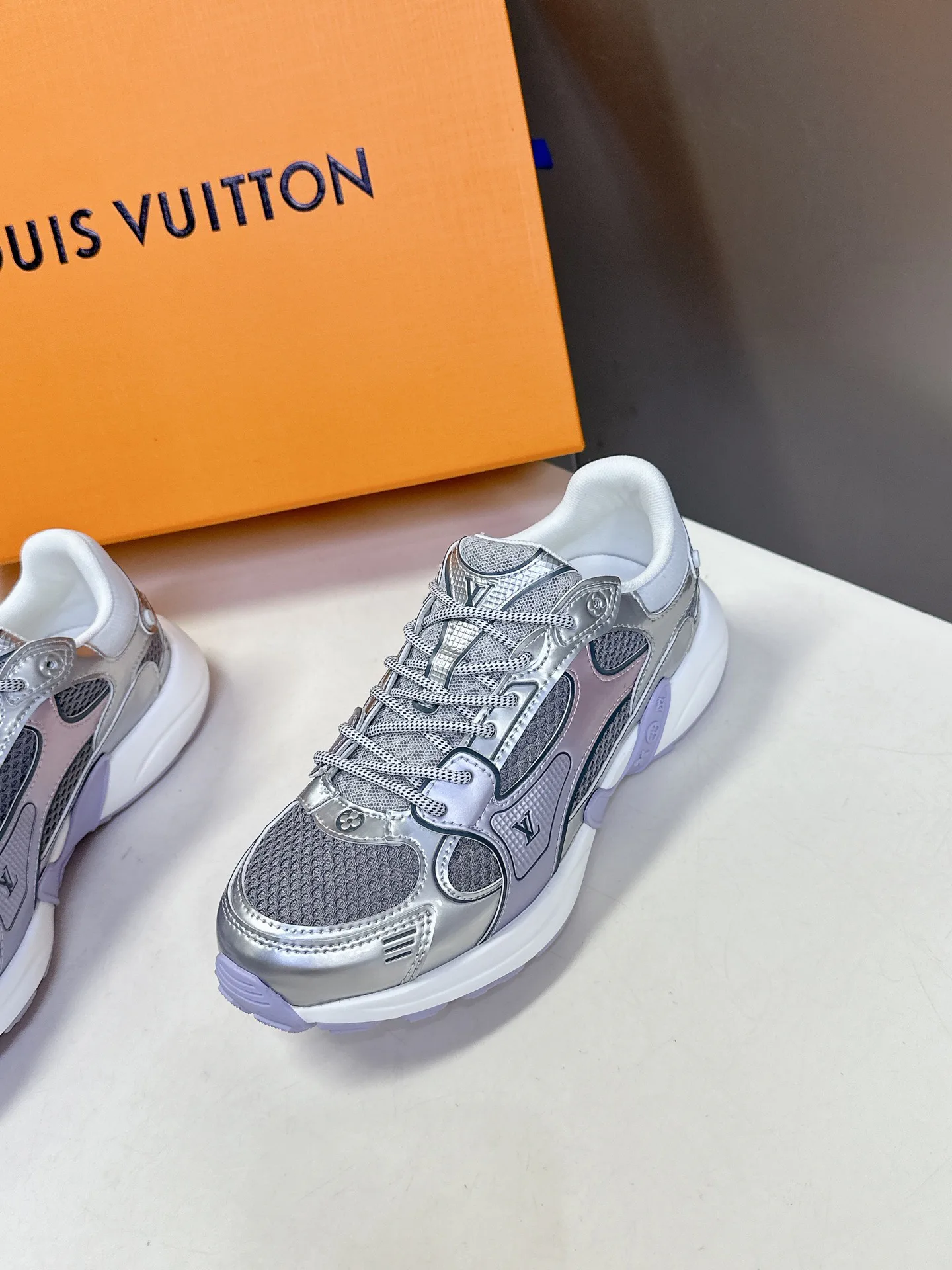 Кроссовки Женские Louis Vuitton 10096453