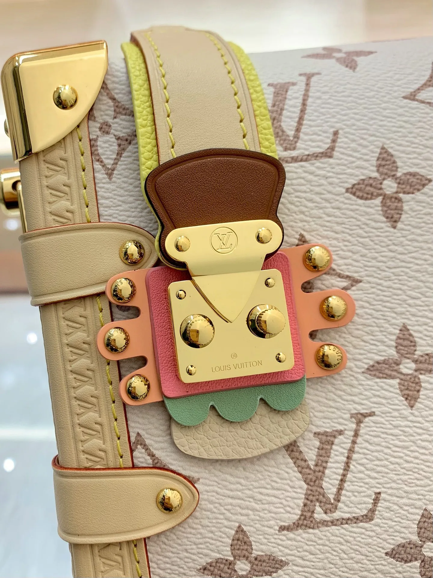 Классические Сумки Женские Louis Vuitton 17802508