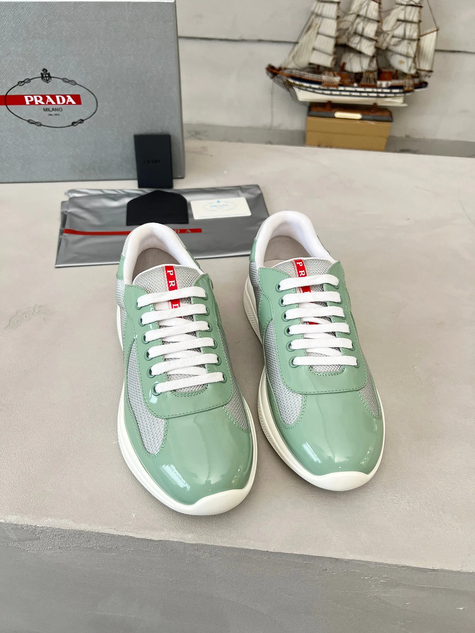 Кроссовки Женские Prada 931607