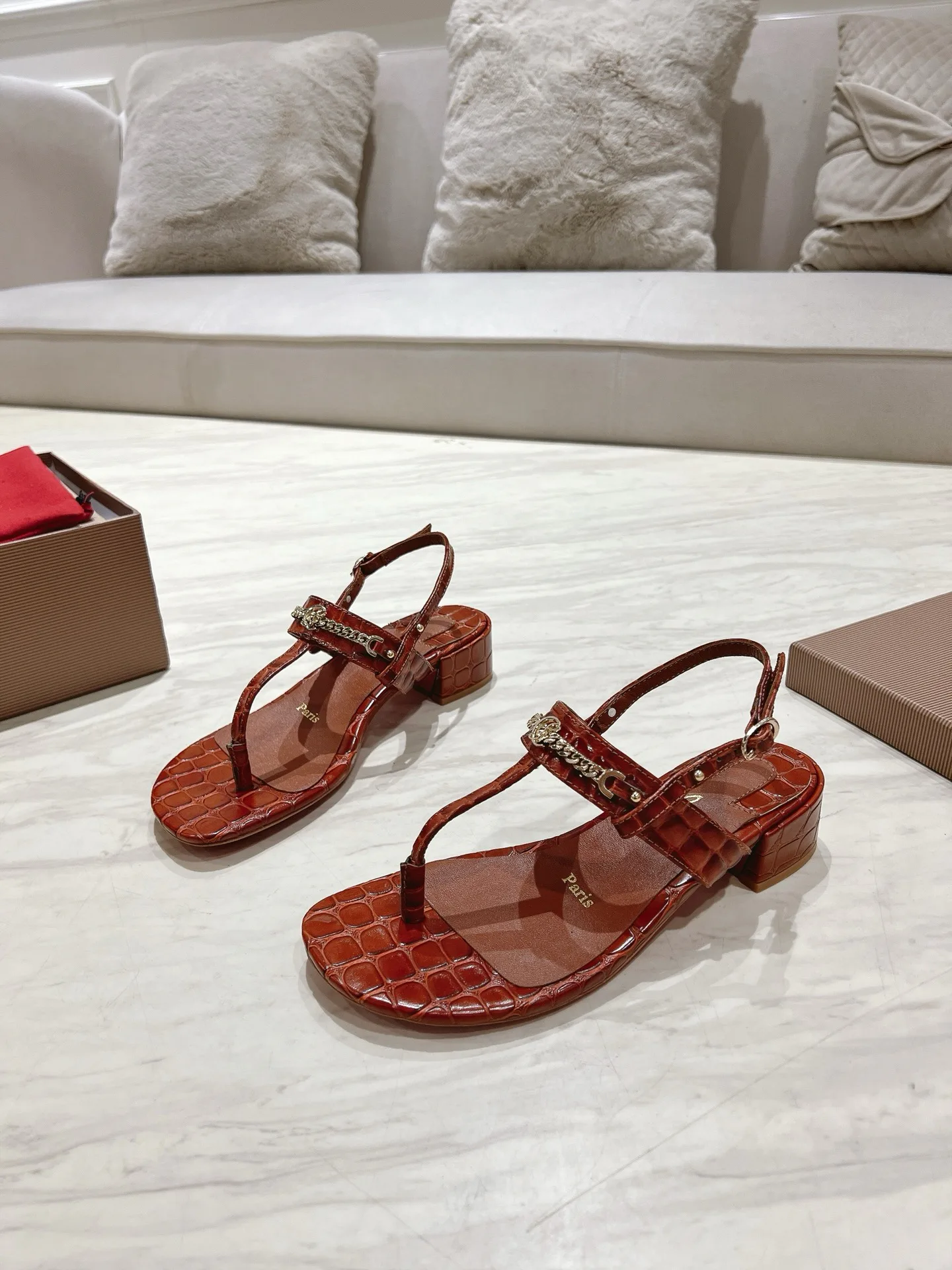 Сандалии Женские Christian Louboutin 20424