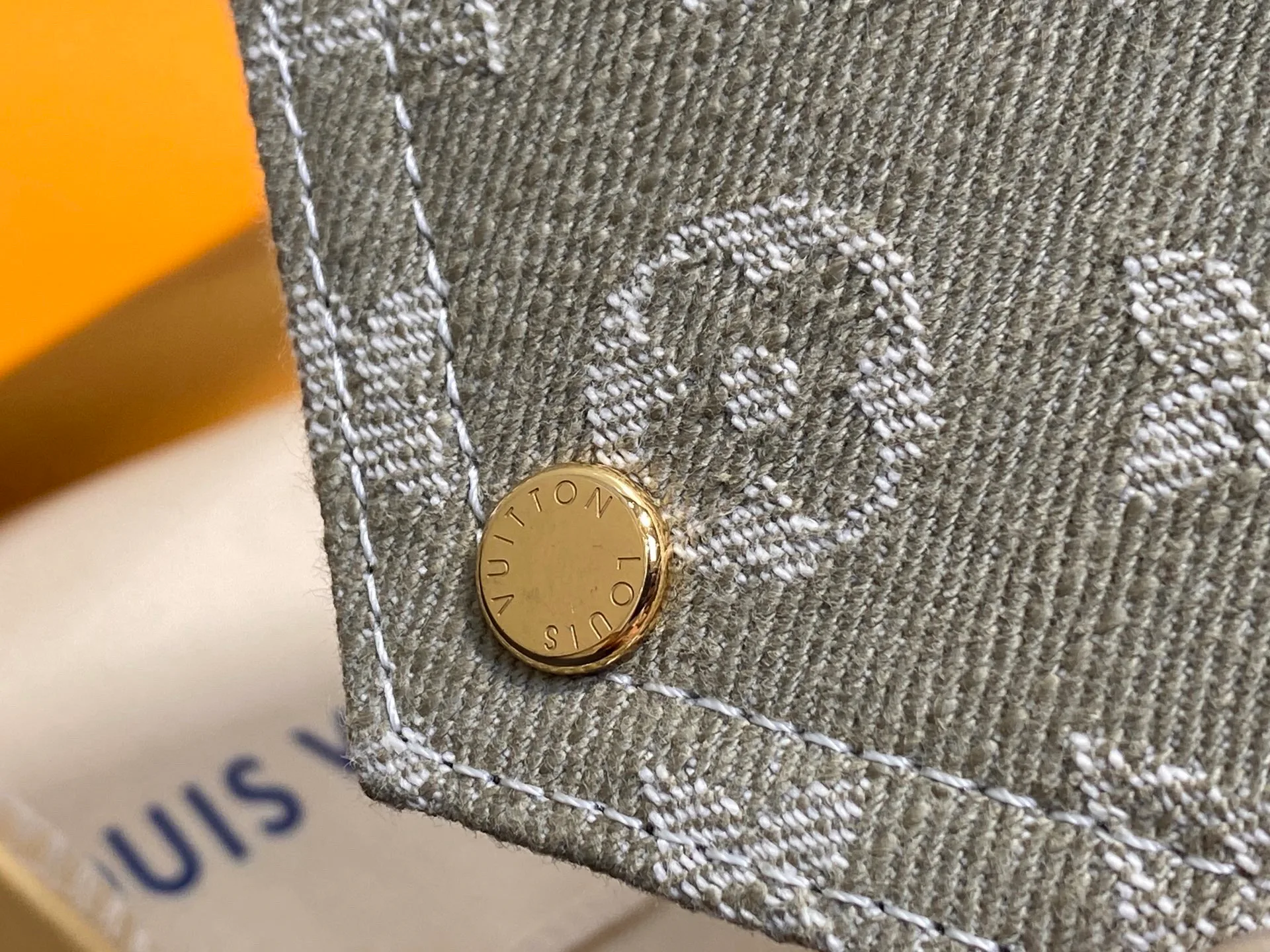 Клатчи Женские Louis Vuitton 12978380