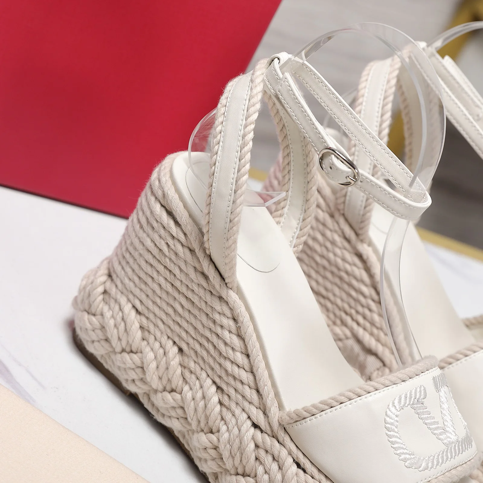 Босоножки Женские Valentino 17371716