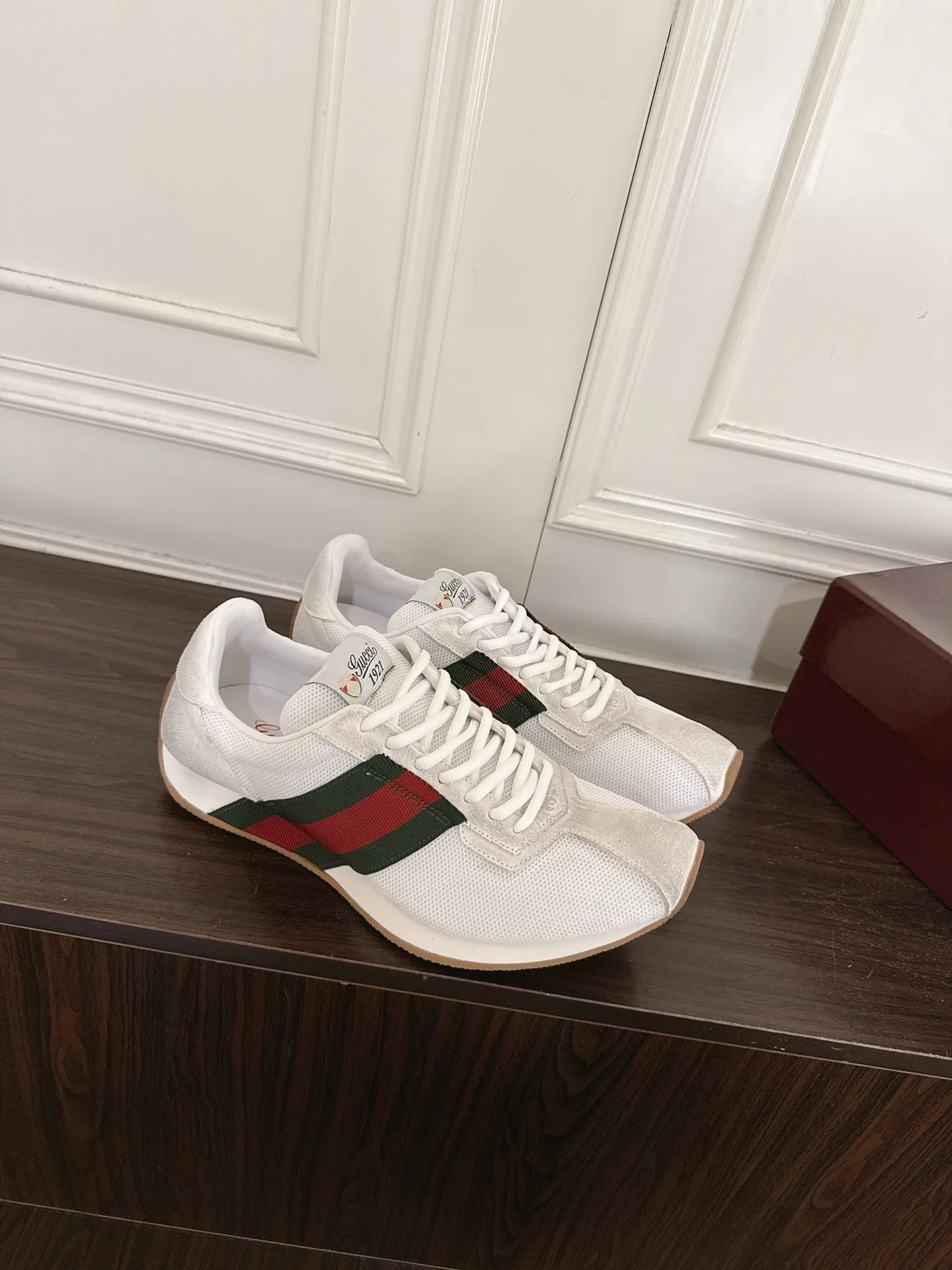 Кроссовки Женские Gucci 17946890