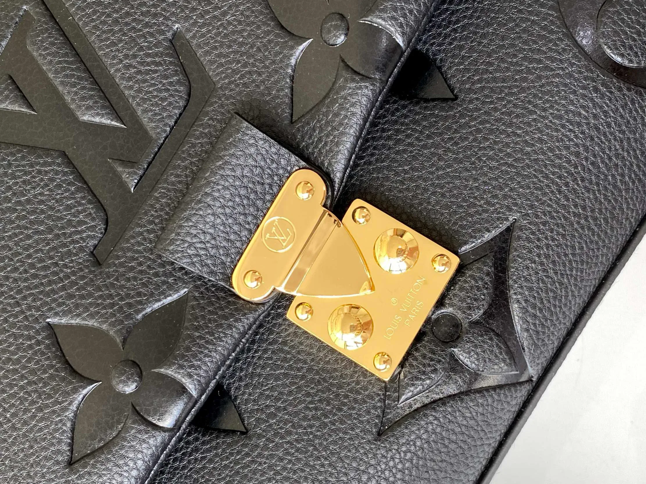 Сумки На Ремне Женские Louis Vuitton 115262