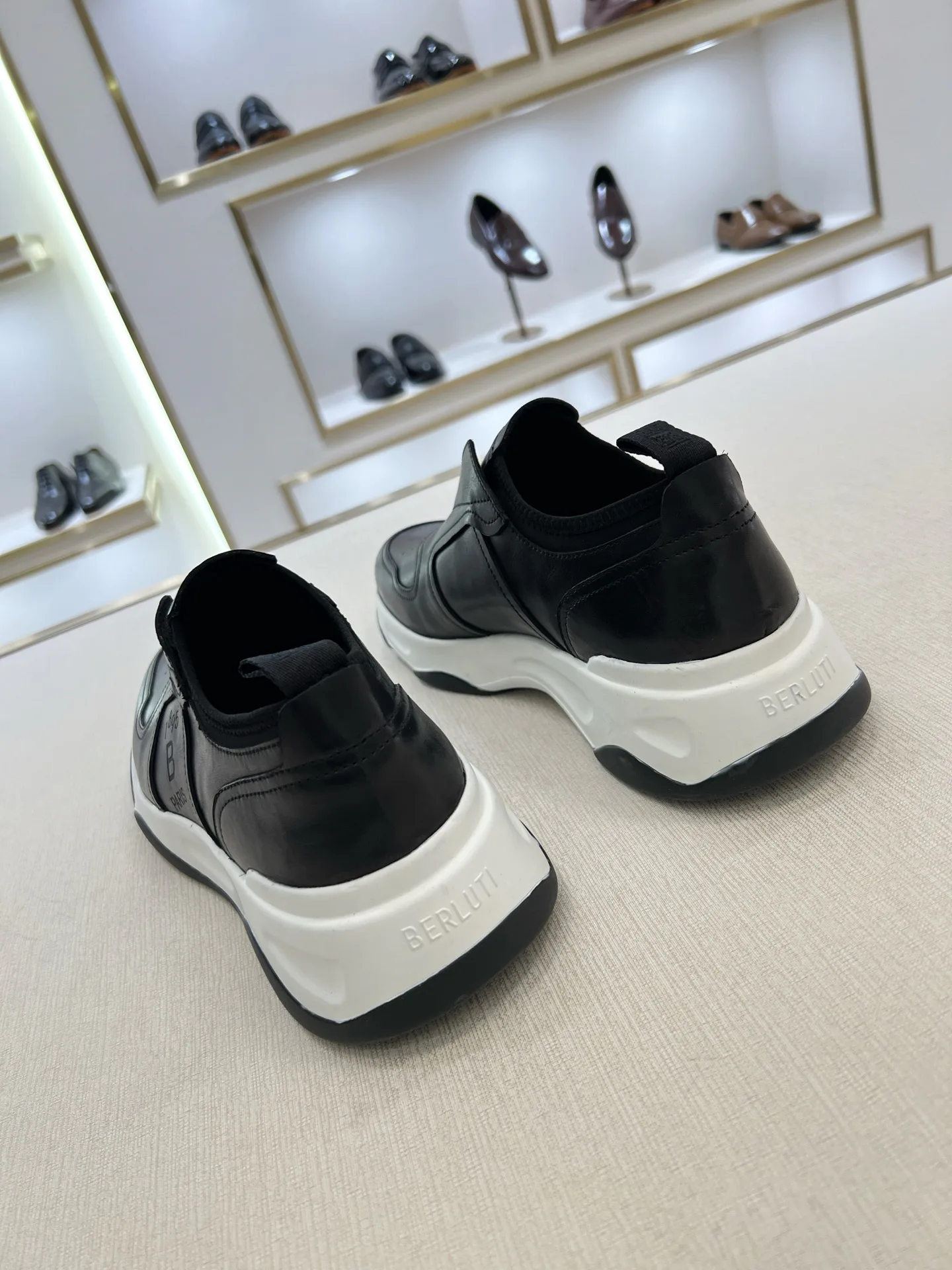 Кроссовки Женские Berluti 734855