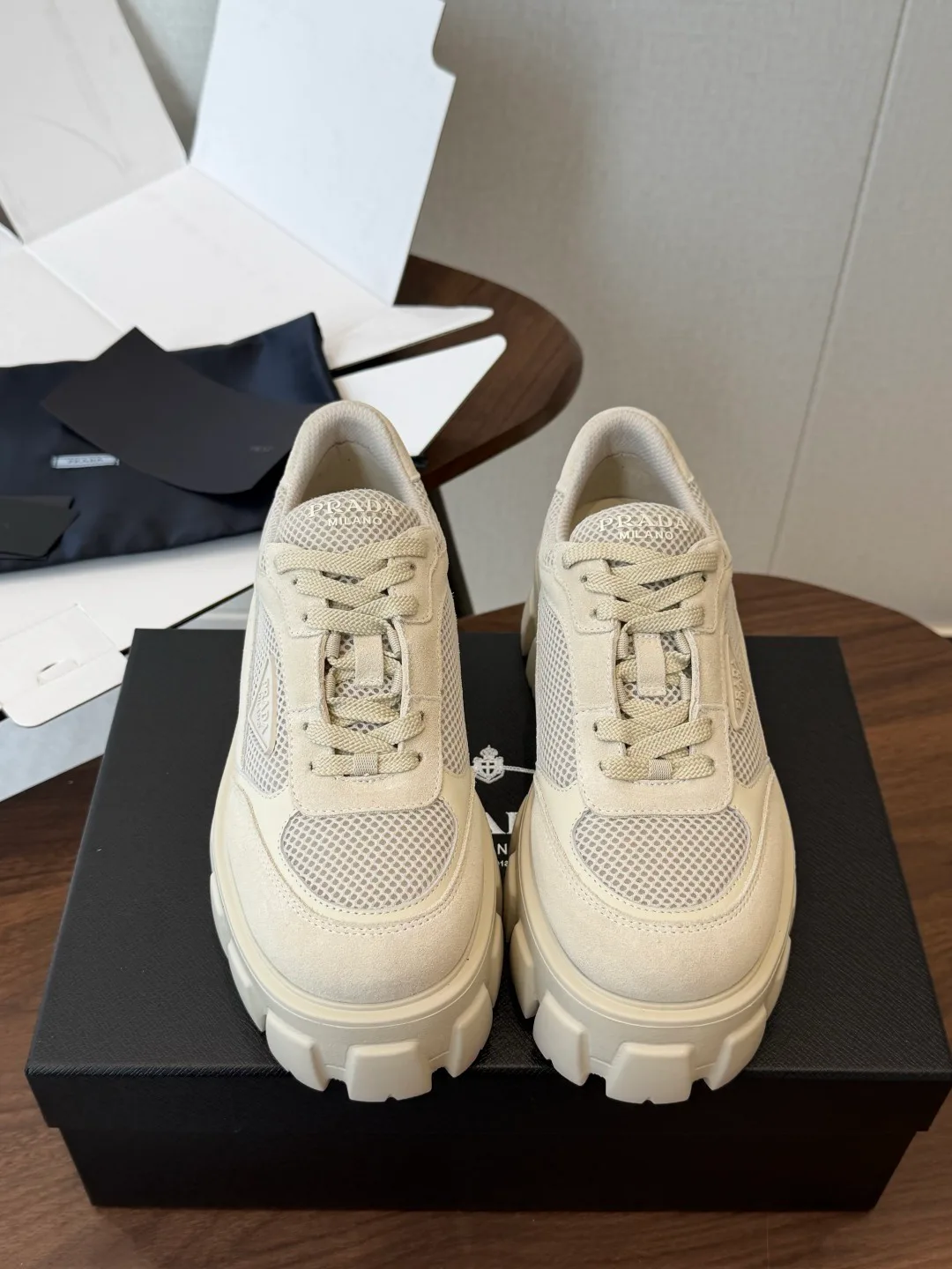 Кроссовки Женские Prada 19039092