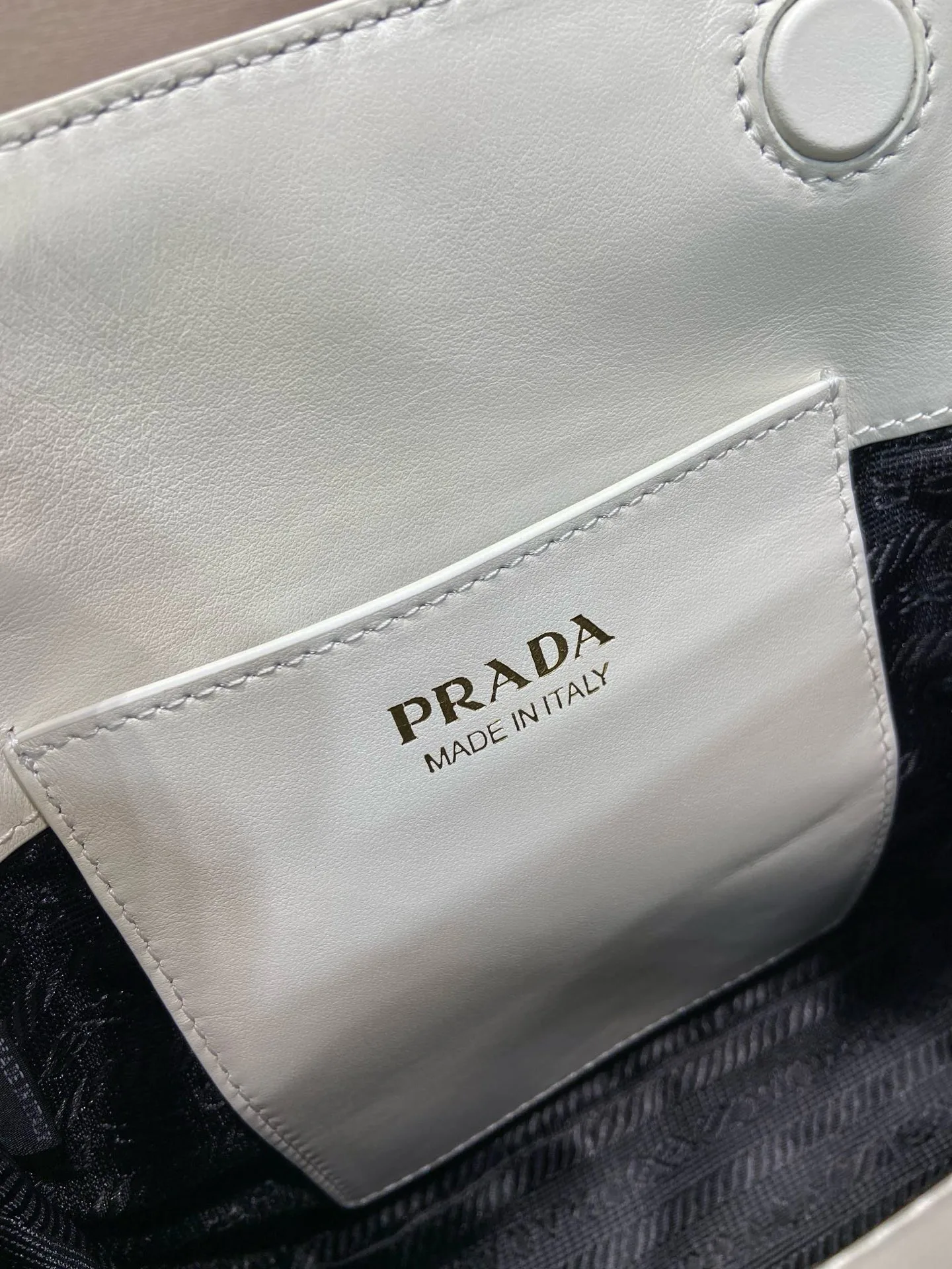 Классические Сумки Женские Prada 11627419