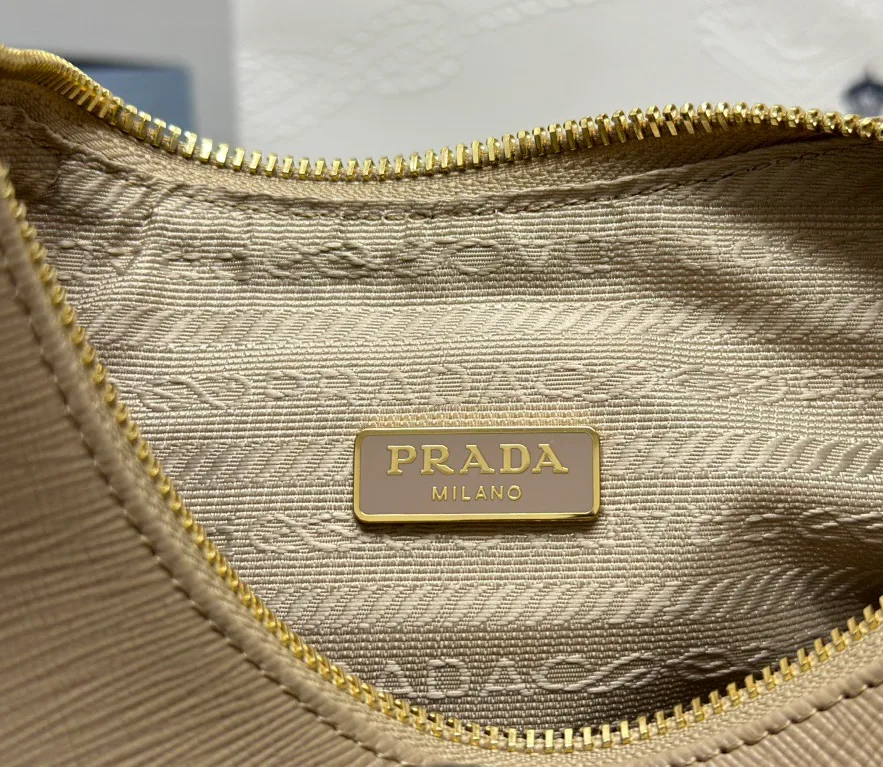 Сумки На Ремне Женские Prada 11788430