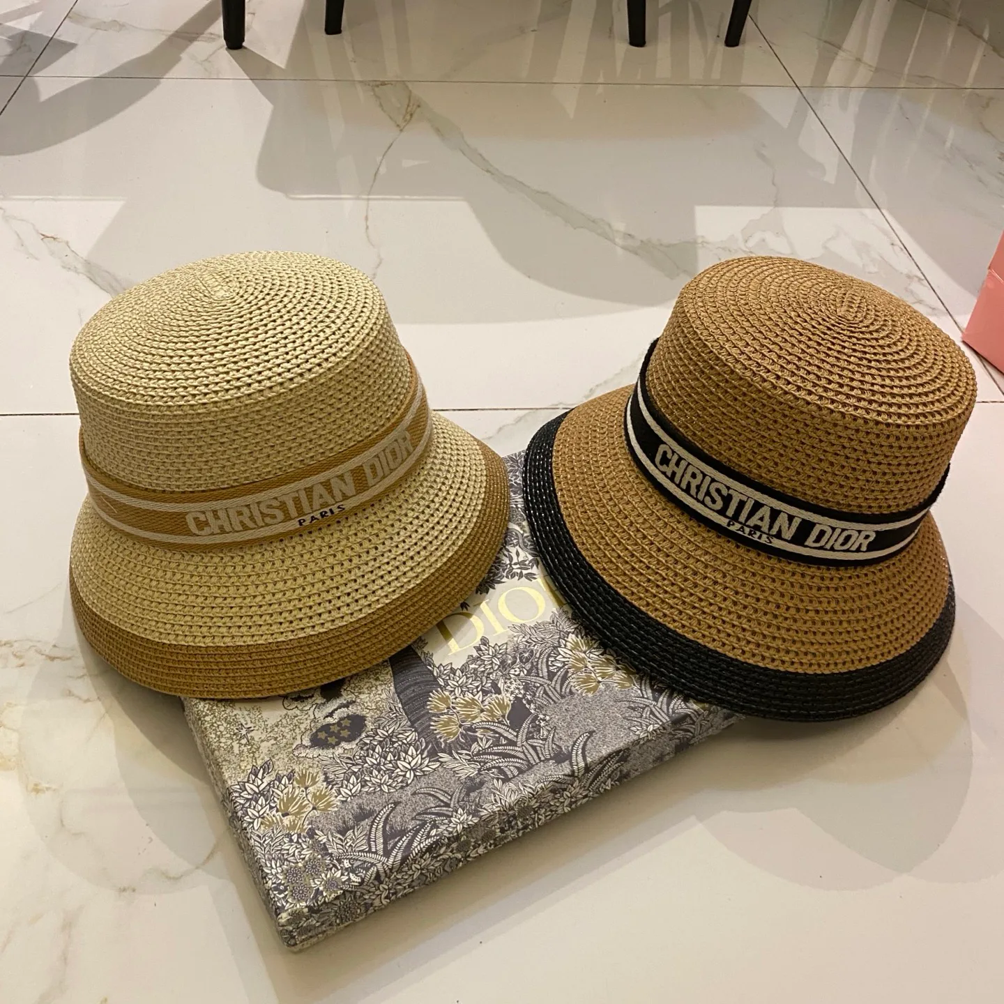 Головные Уборы Christian Dior 17498277