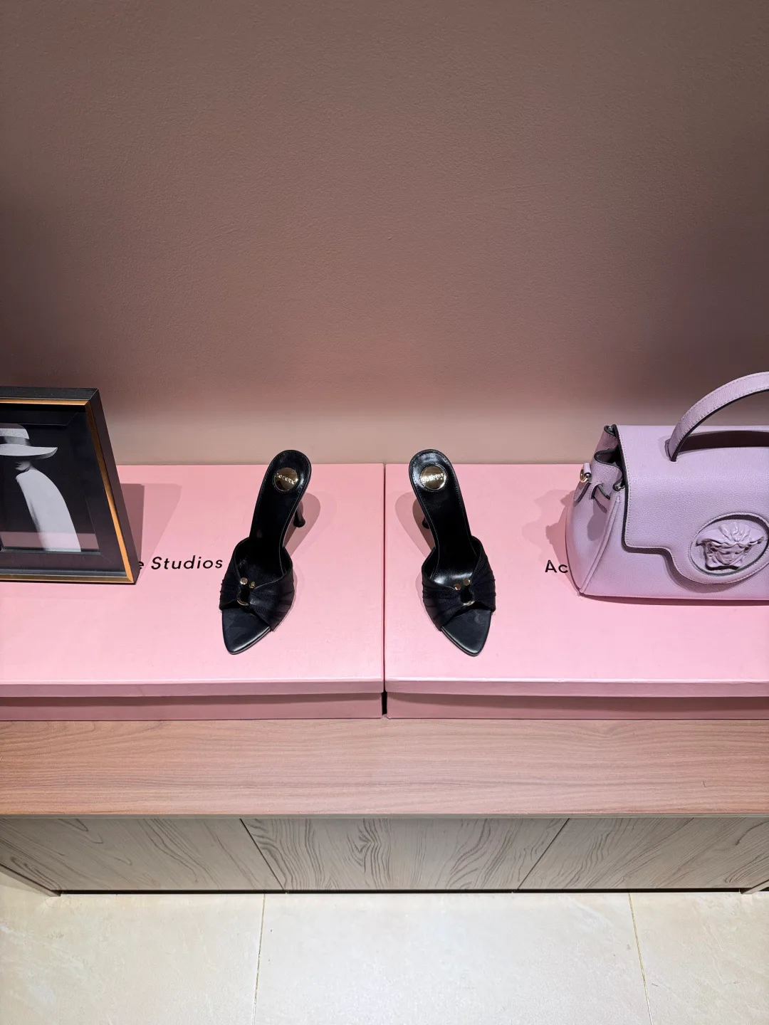 Босоножки Женские Saint Laurent 11411057
