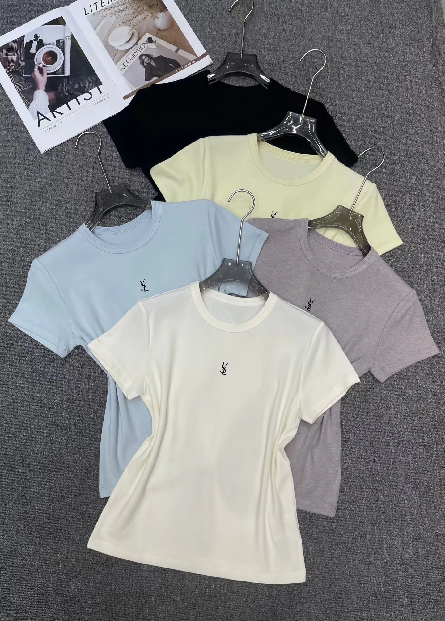 Футболки Женские Saint Laurent 3405110