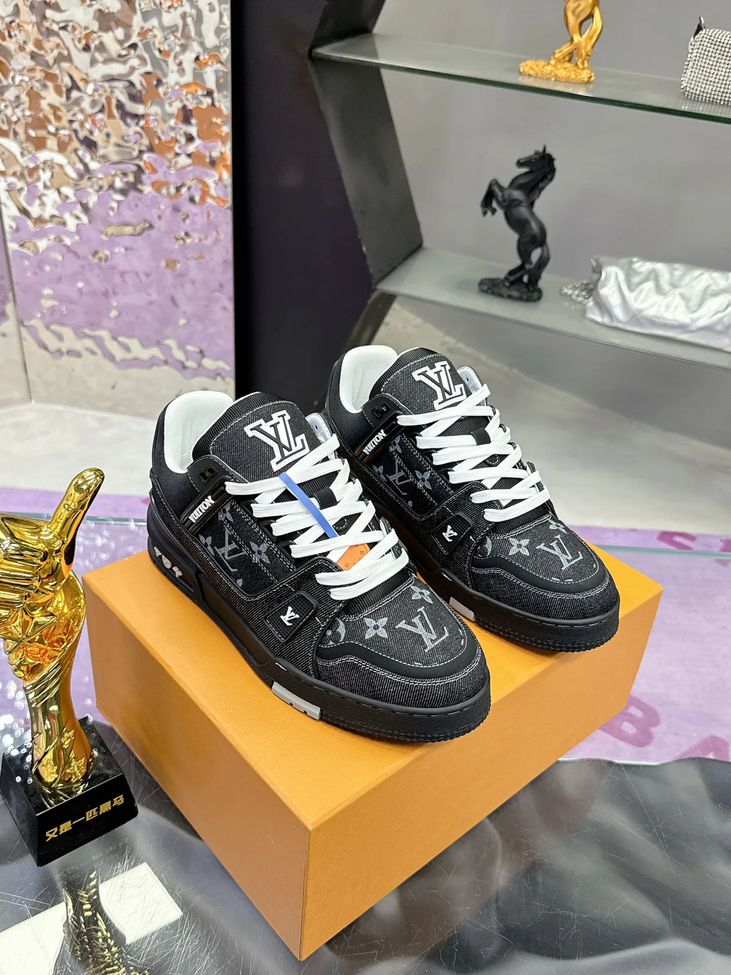 Кроссовки Женские Louis Vuitton 170179