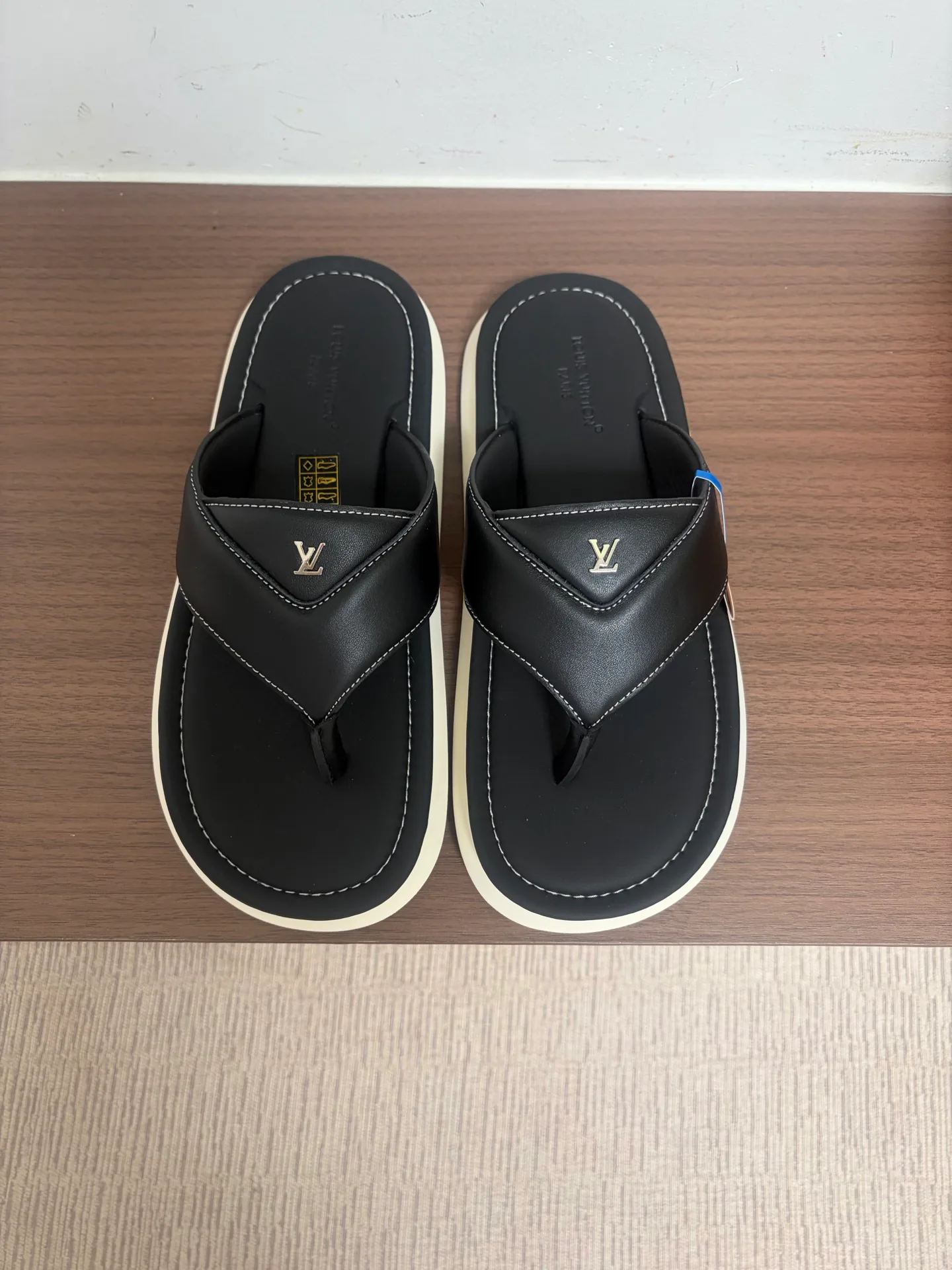 Шлепанцы Мужские Louis Vuitton 17530571