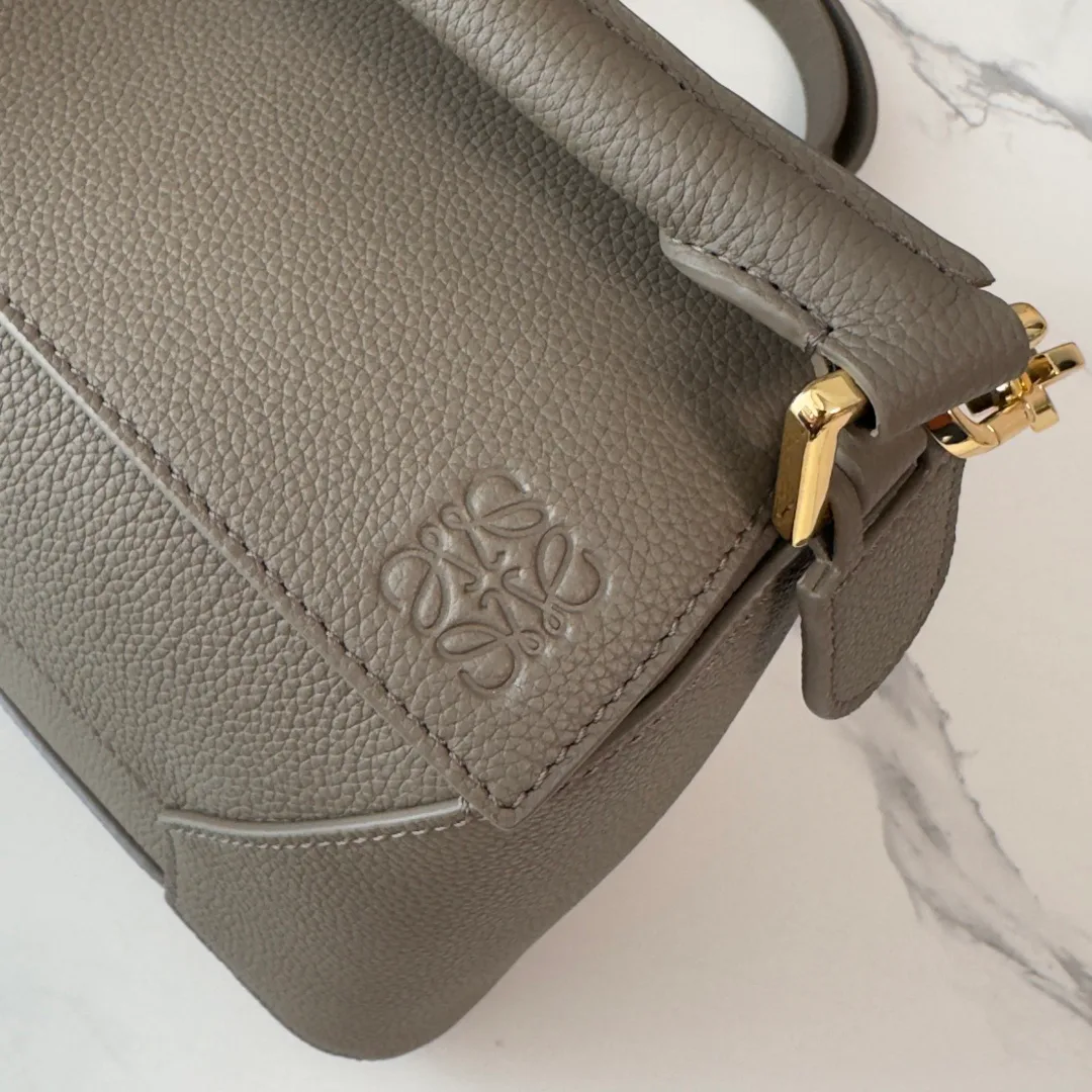 Классические Сумки Женские Loewe 13401808