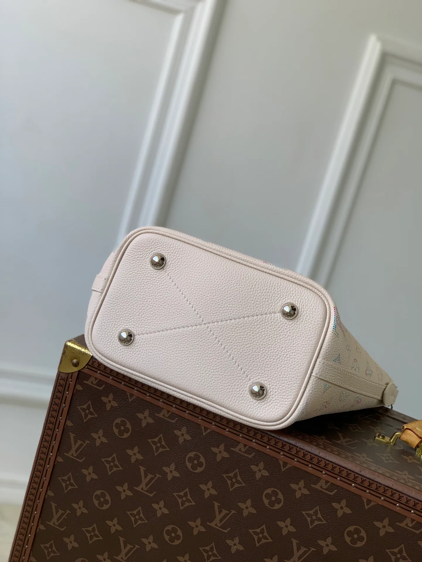 Классические Сумки Женские Louis Vuitton 18147477