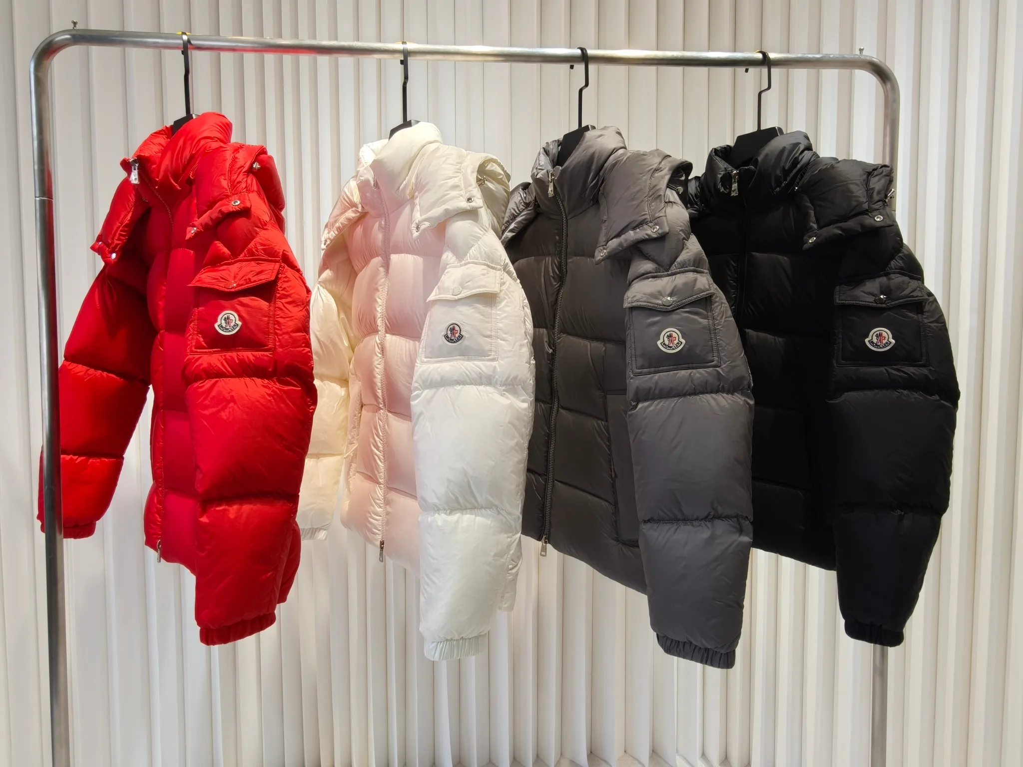 Куртки И Пуховики Женские Moncler 19406657
