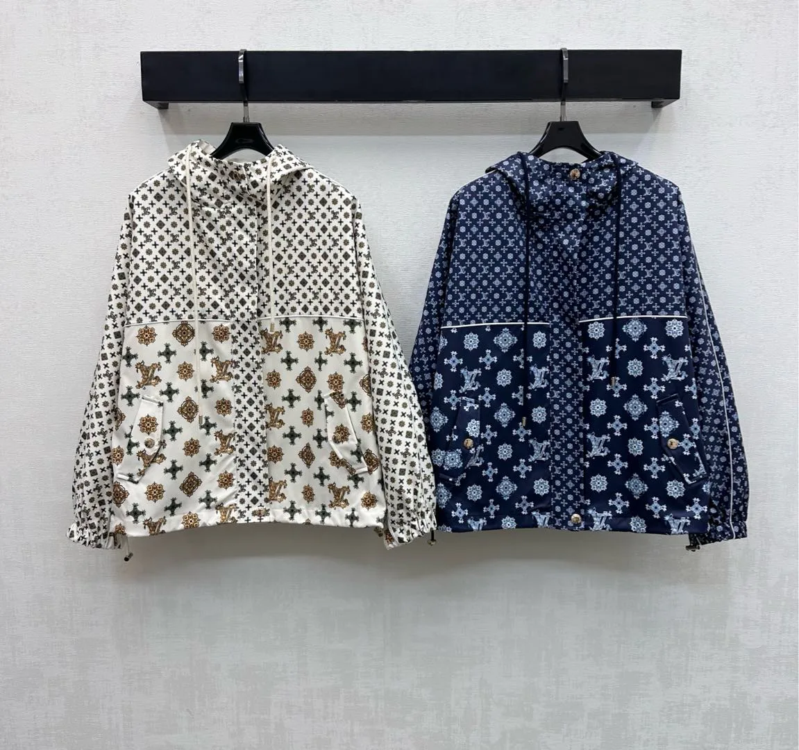 Куртки И Пуховики Женские Louis Vuitton 11049534